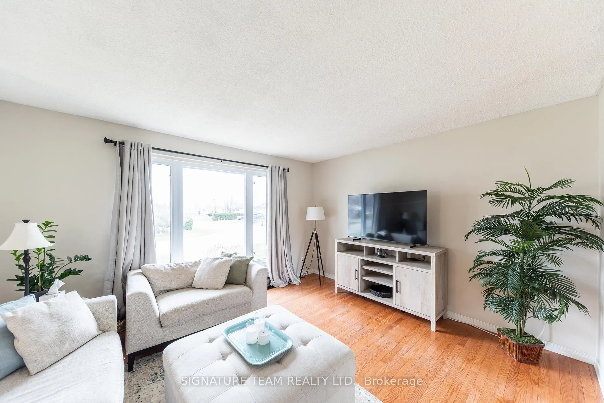 Photo 9 of 2 Lisa Crescent, Petawawa — HOMEH