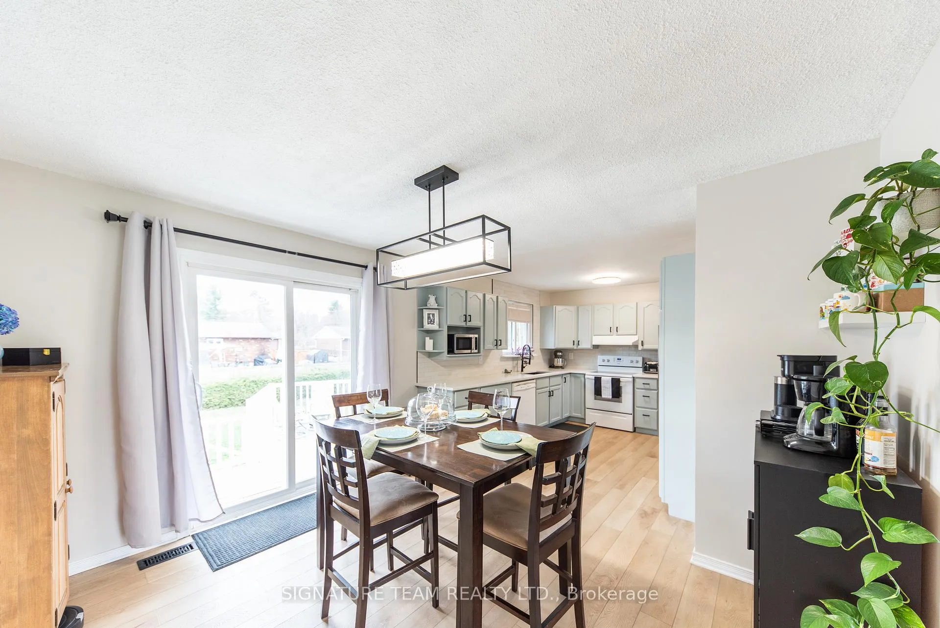 Photo 12 of 2 Lisa Crescent, Petawawa — HOMEH