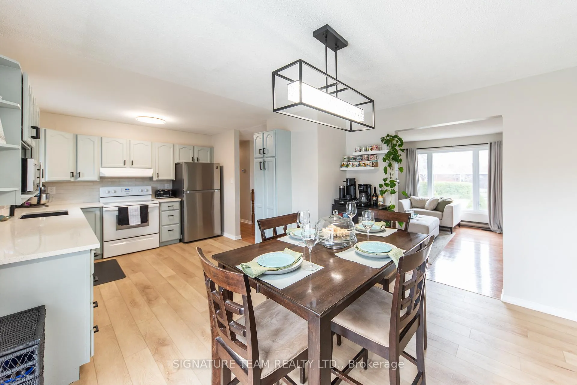 Photo 13 of 2 Lisa Crescent, Petawawa — HOMEH