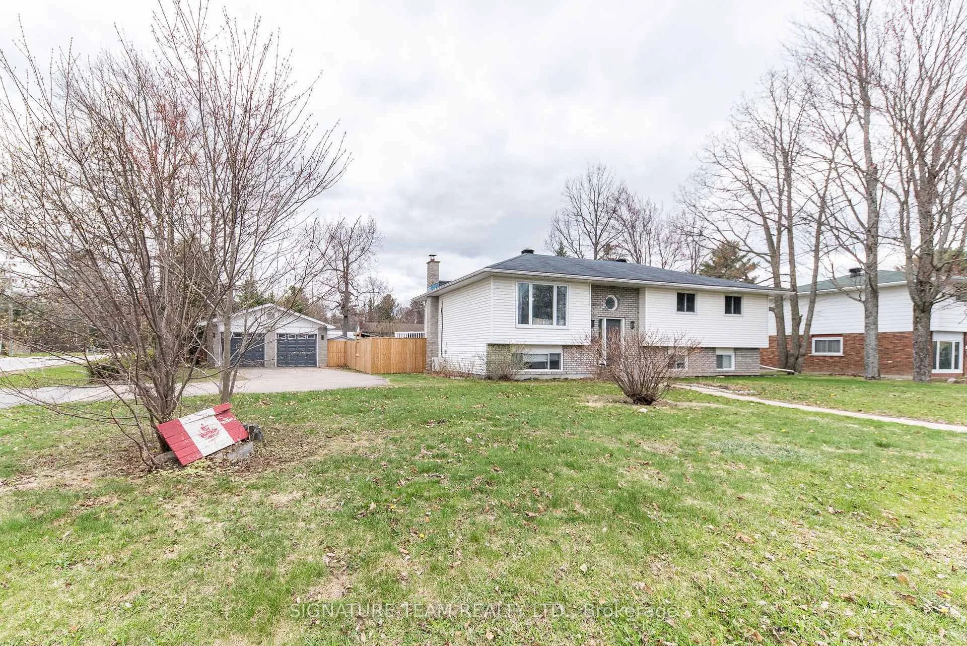 Photo 37 of 2 Lisa Crescent, Petawawa — HOMEH