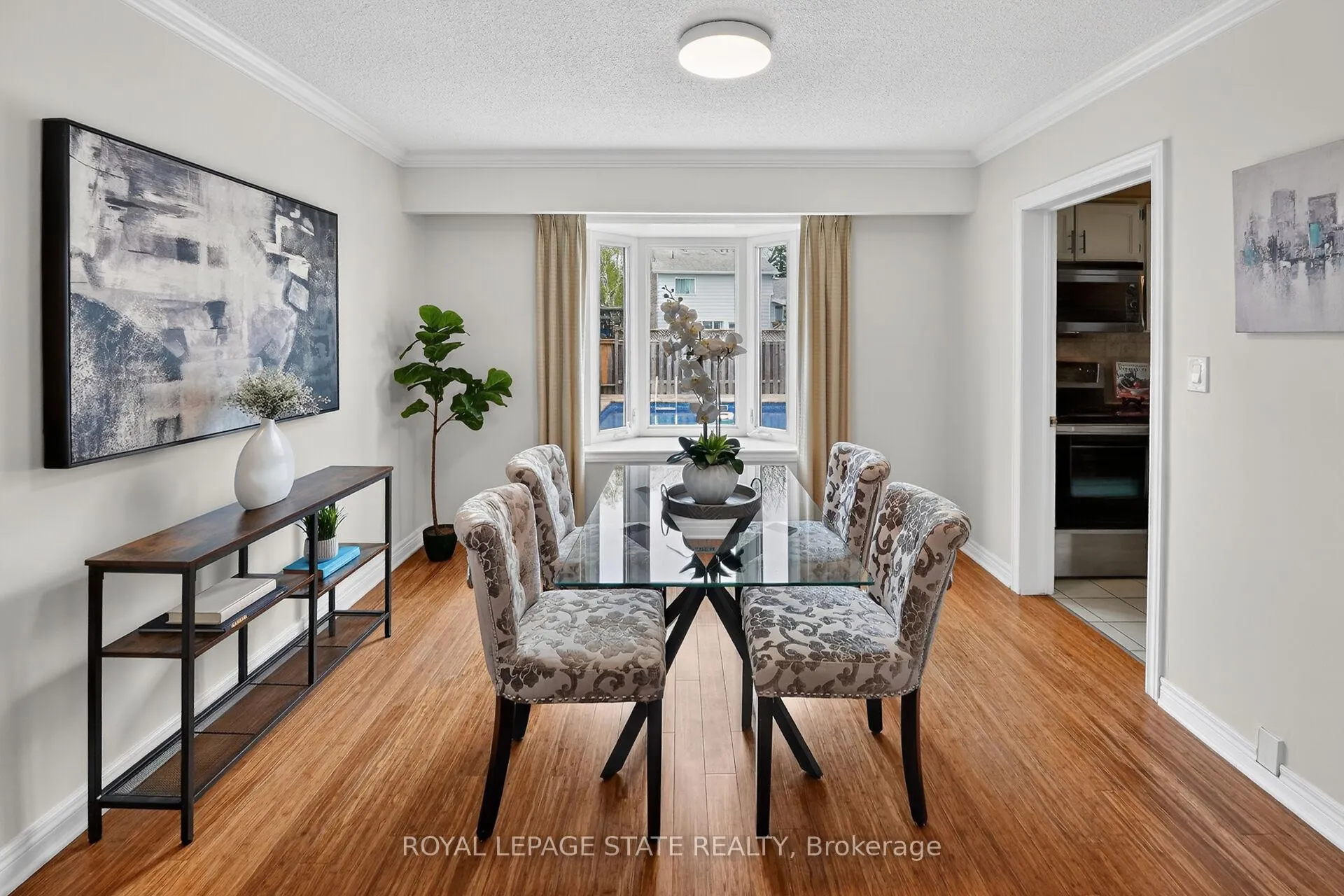 Photo 8 of 3 Fairington Crescent, St. Catharines, Lakeshore — HOMEH