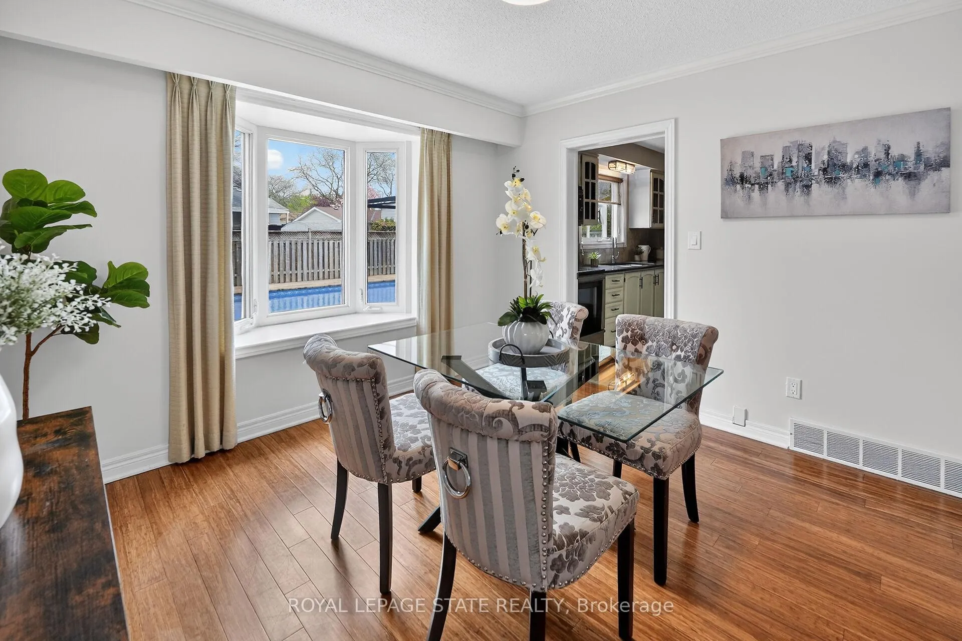 Photo 9 of 3 Fairington Crescent, St. Catharines, Lakeshore — HOMEH