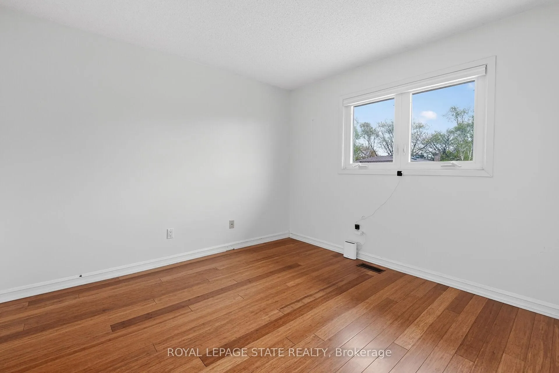 Photo 24 of 3 Fairington Crescent, St. Catharines, Lakeshore — HOMEH