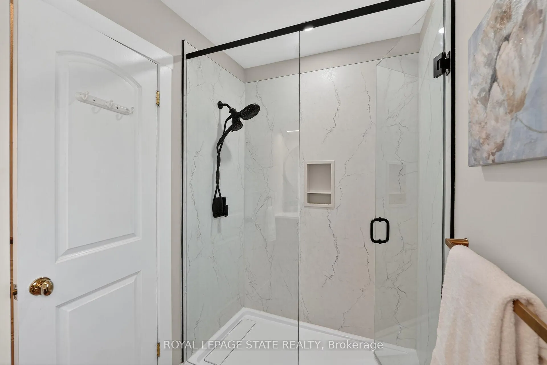 Photo 26 of 3 Fairington Crescent, St. Catharines, Lakeshore — HOMEH