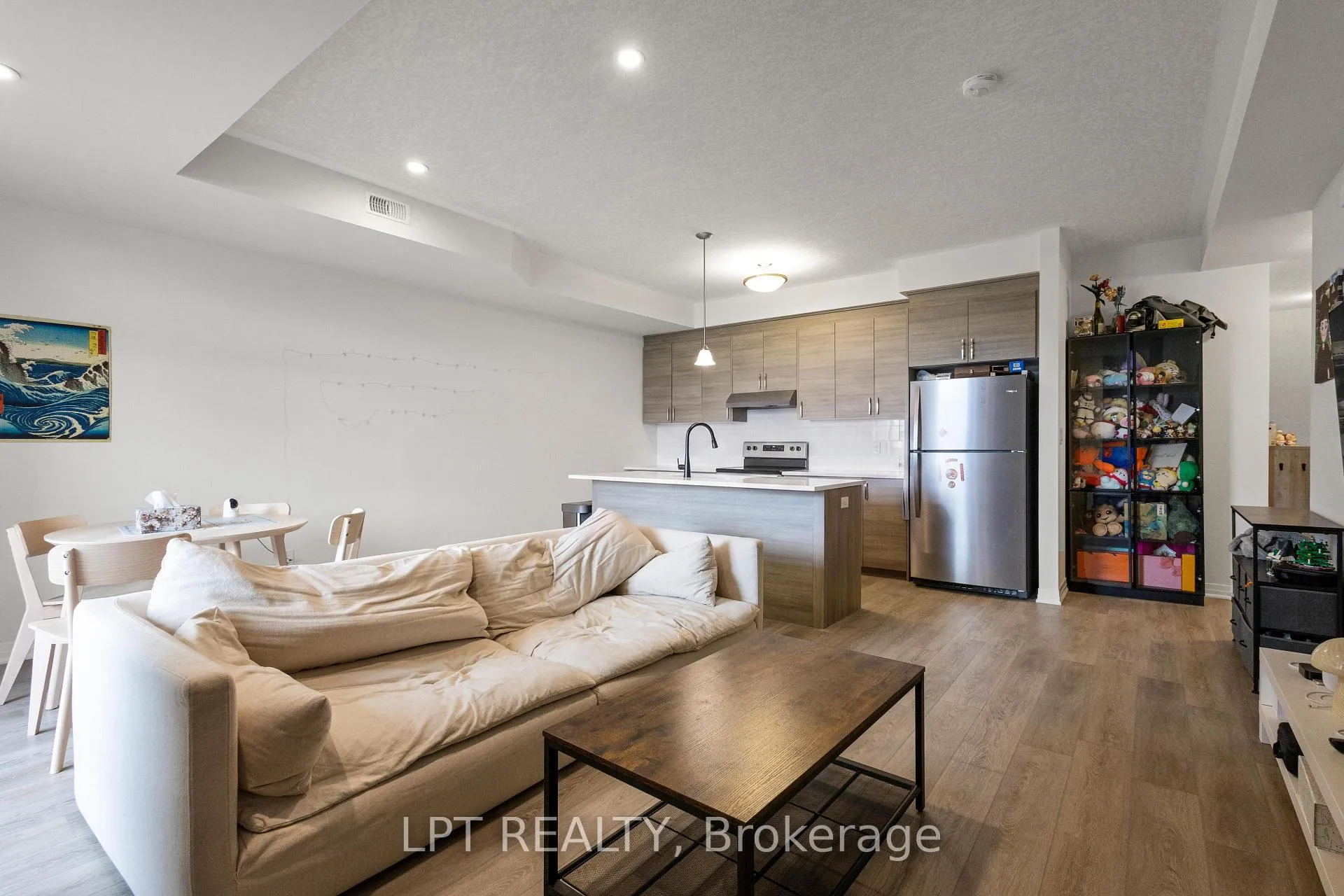 Photo 5 of Unit 60, 142 Foamflower Place, Waterloo, Columbia Forest/Clair Hills — HOMEH