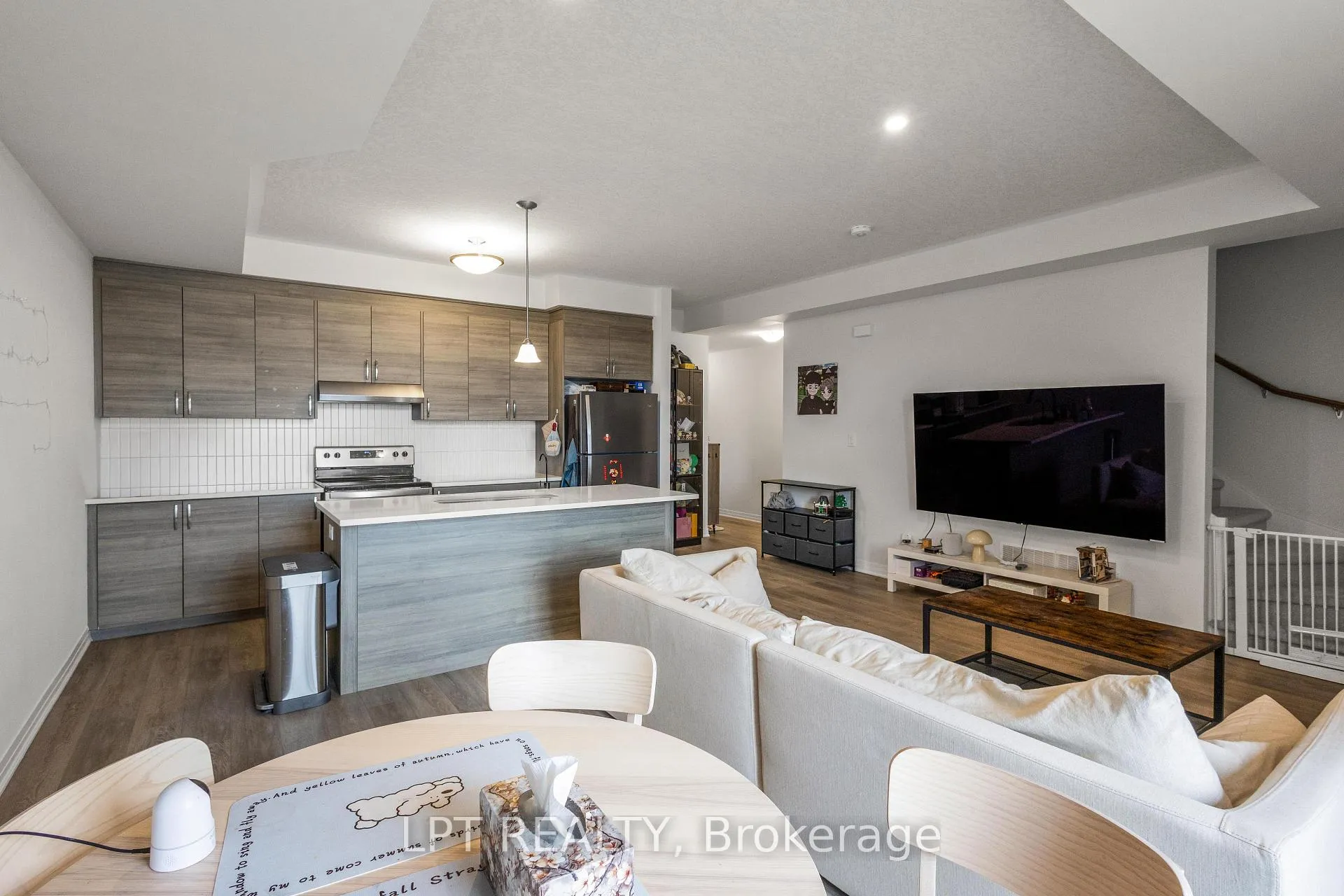 Photo 6 of Unit 60, 142 Foamflower Place, Waterloo, Columbia Forest/Clair Hills — HOMEH