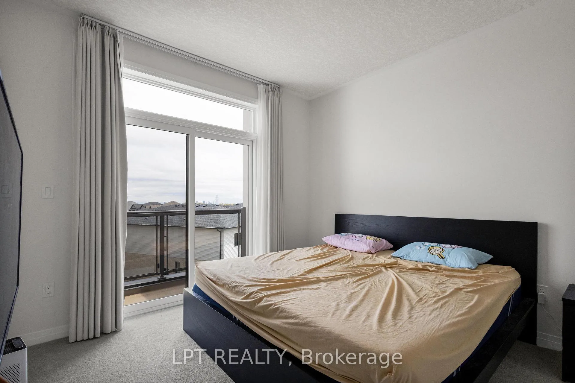 Photo 11 of Unit 60, 142 Foamflower Place, Waterloo, Columbia Forest/Clair Hills — HOMEH