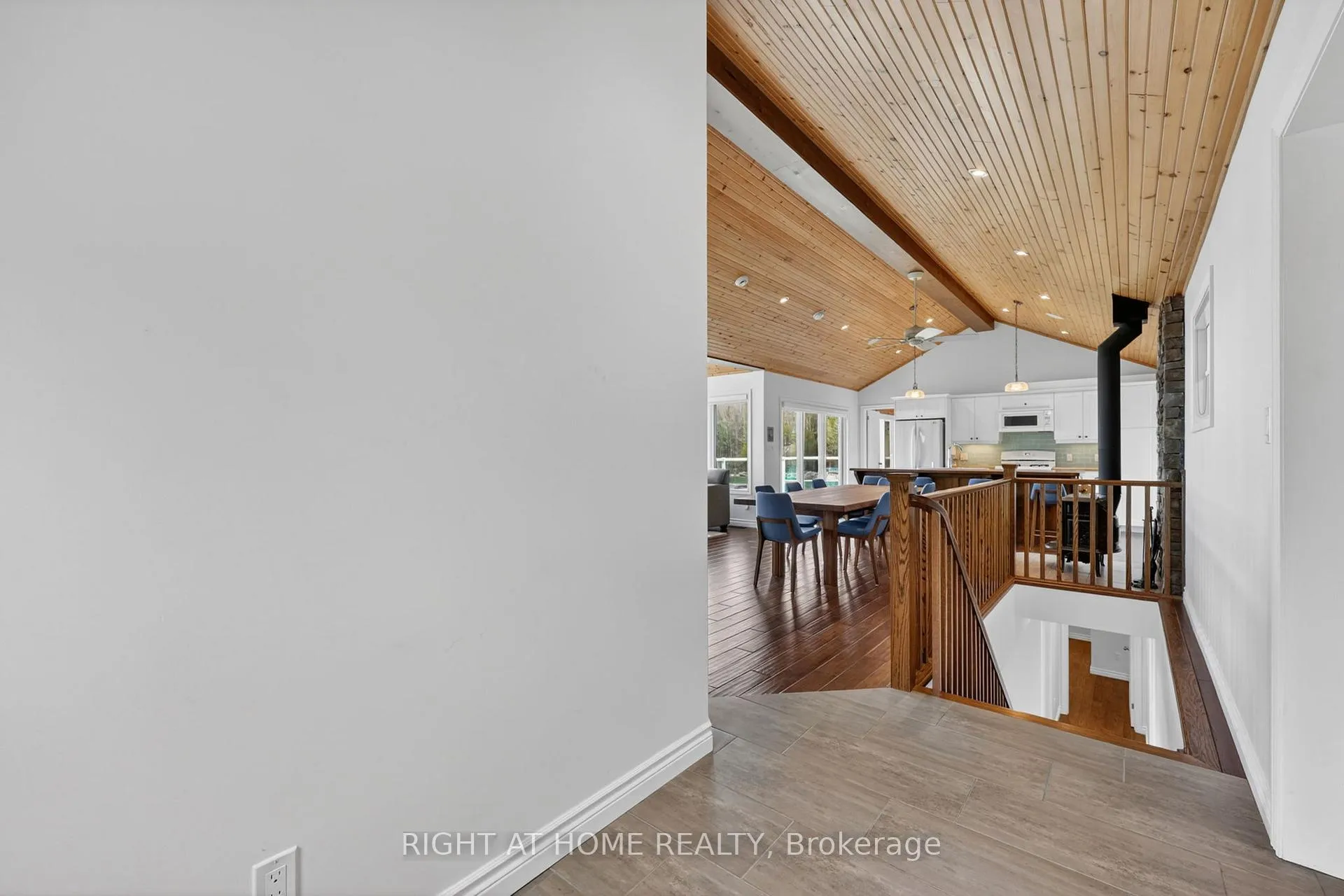 Photo 5 of 442 Silver Birch Drive, Tiny, Rural Tiny — HOMEH