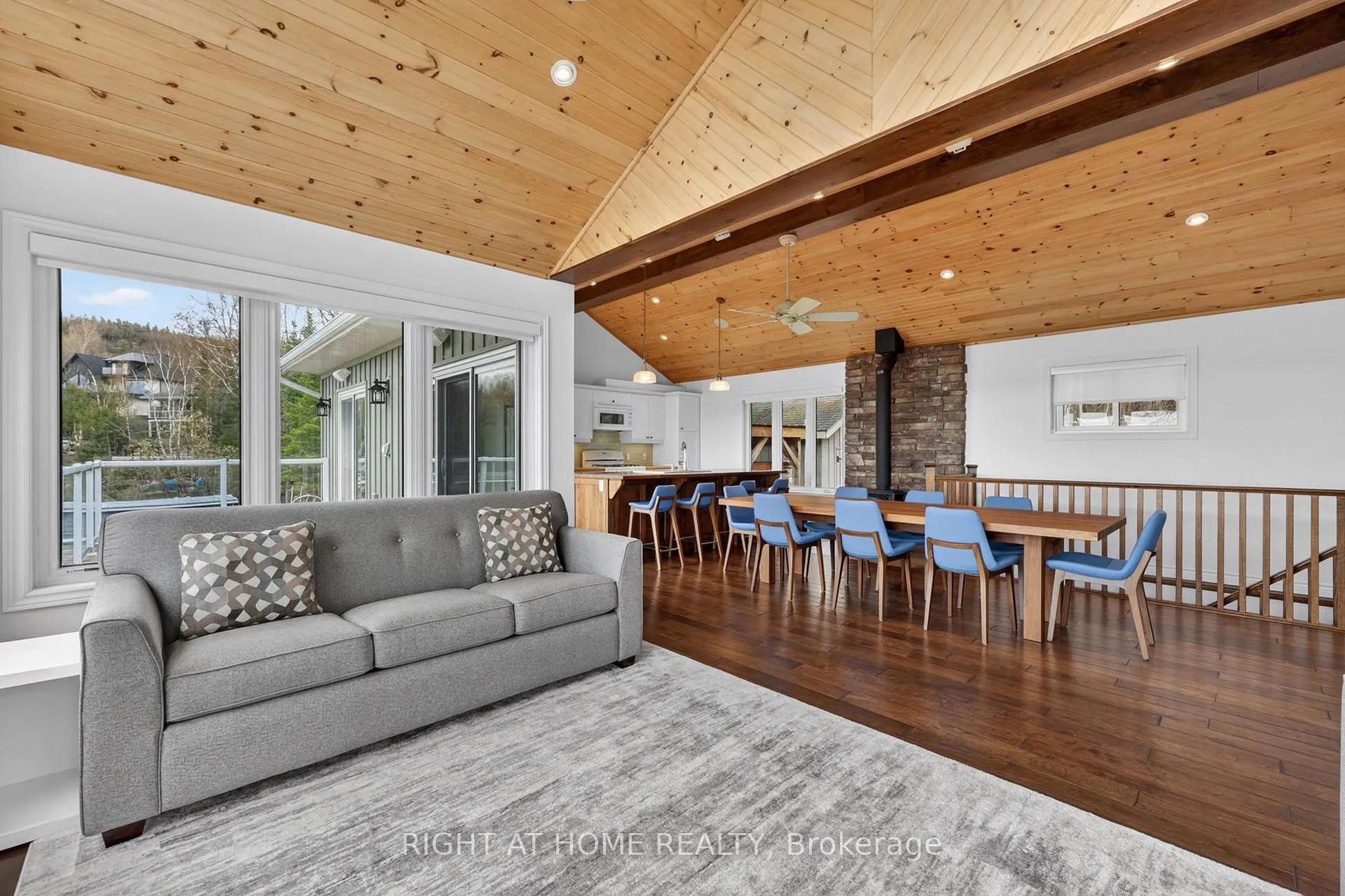 Photo 10 of 442 Silver Birch Drive, Tiny, Rural Tiny — HOMEH