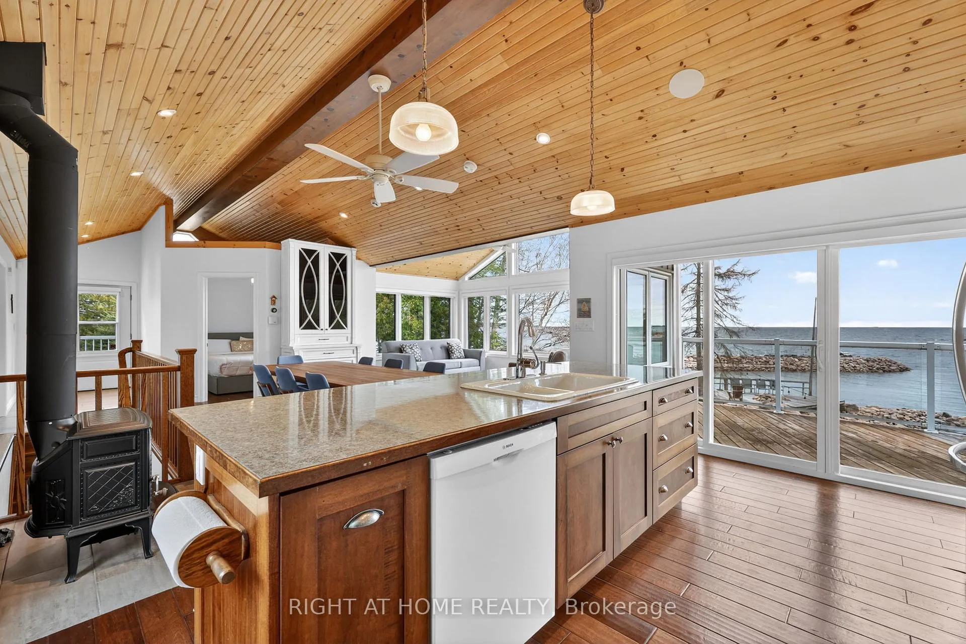 Photo 17 of 442 Silver Birch Drive, Tiny, Rural Tiny — HOMEH