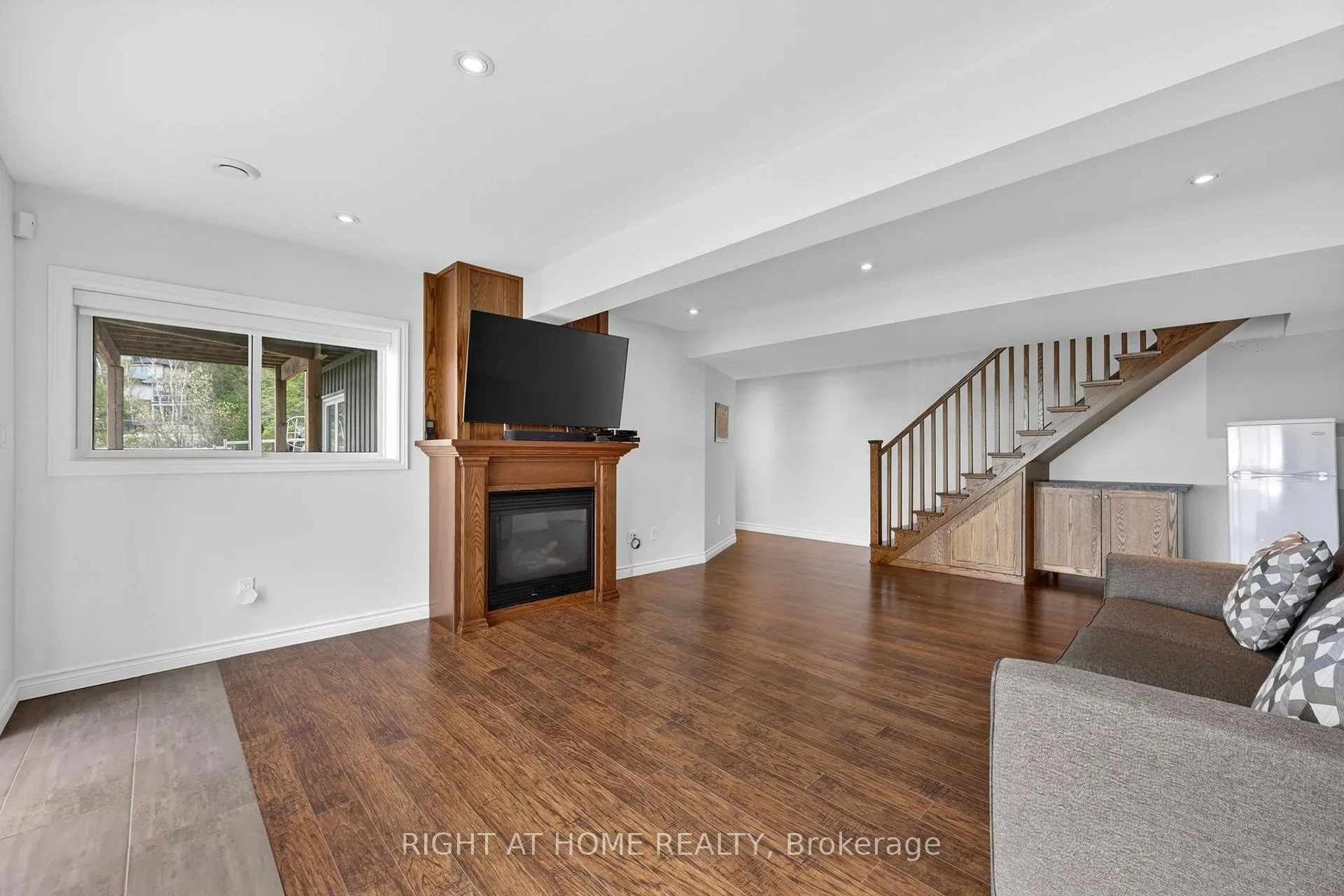Photo 31 of 442 Silver Birch Drive, Tiny, Rural Tiny — HOMEH