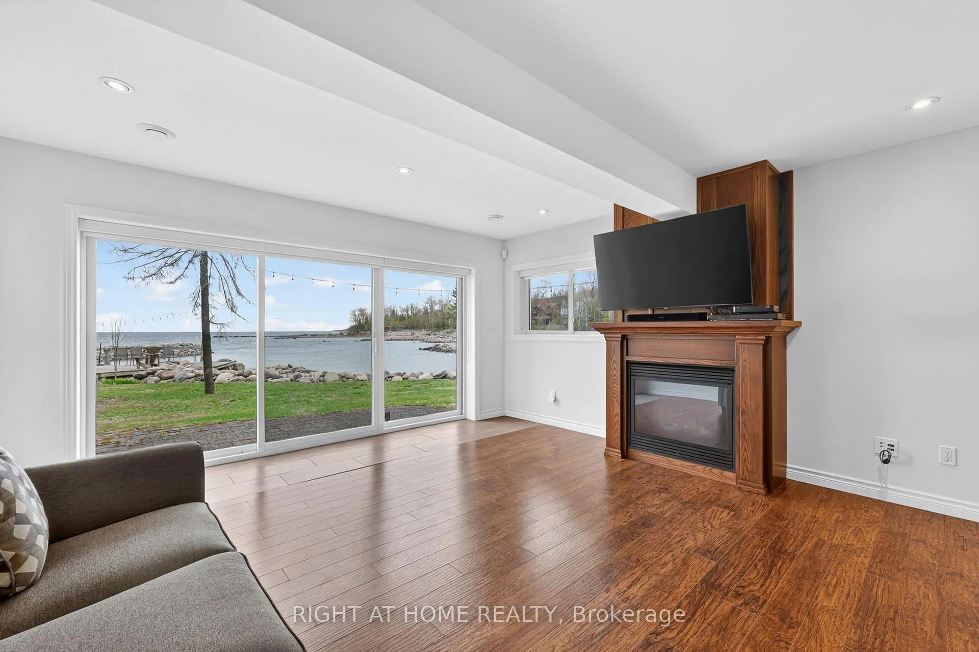 Photo 32 of 442 Silver Birch Drive, Tiny, Rural Tiny — HOMEH