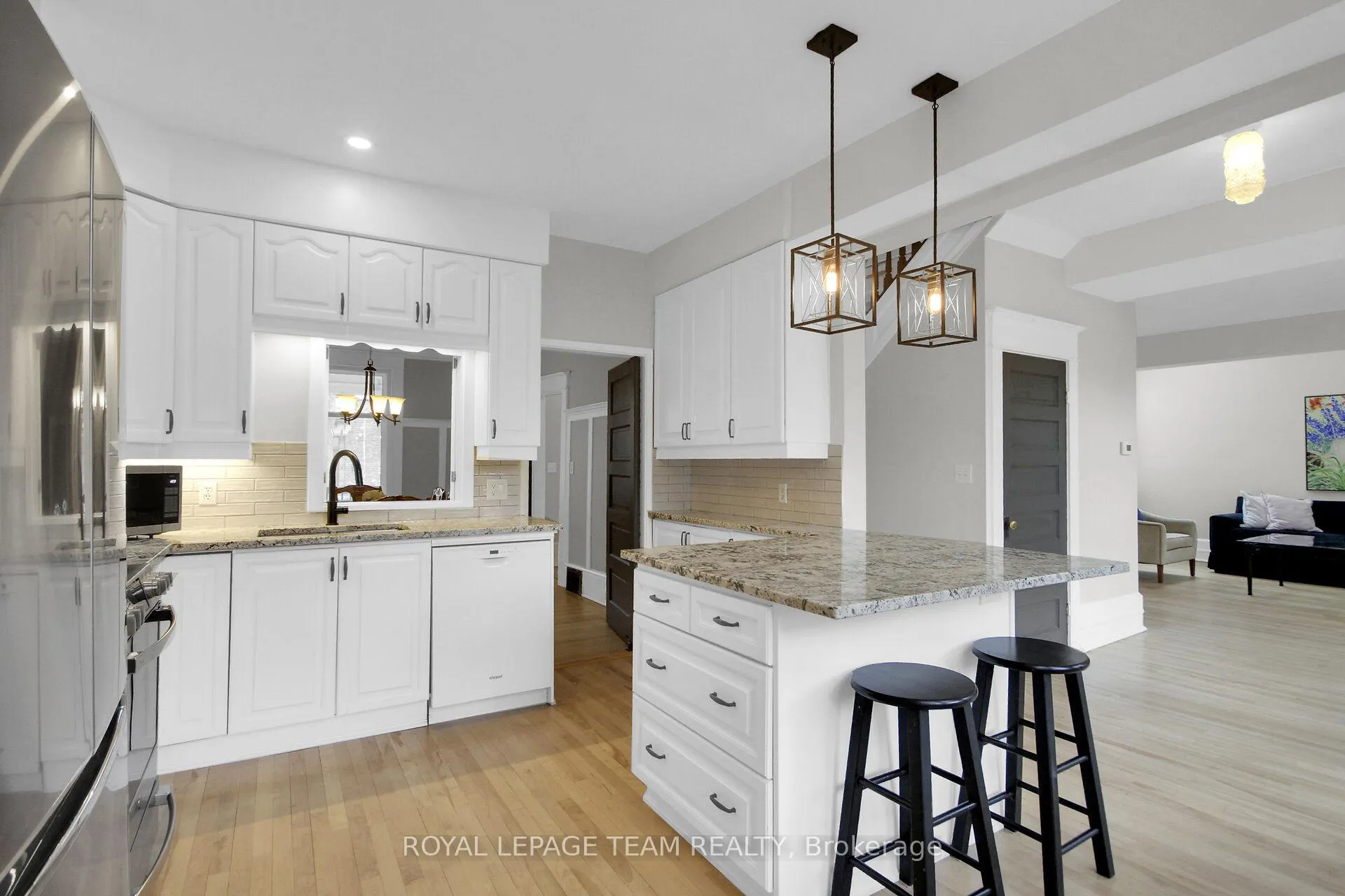 Photo 11 of 286 Zephyr Avenue, Ottawa, Britannia — HOMEH