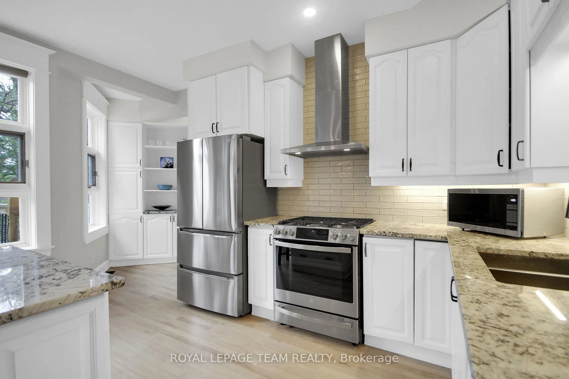 Photo 13 of 286 Zephyr Avenue, Ottawa, Britannia — HOMEH