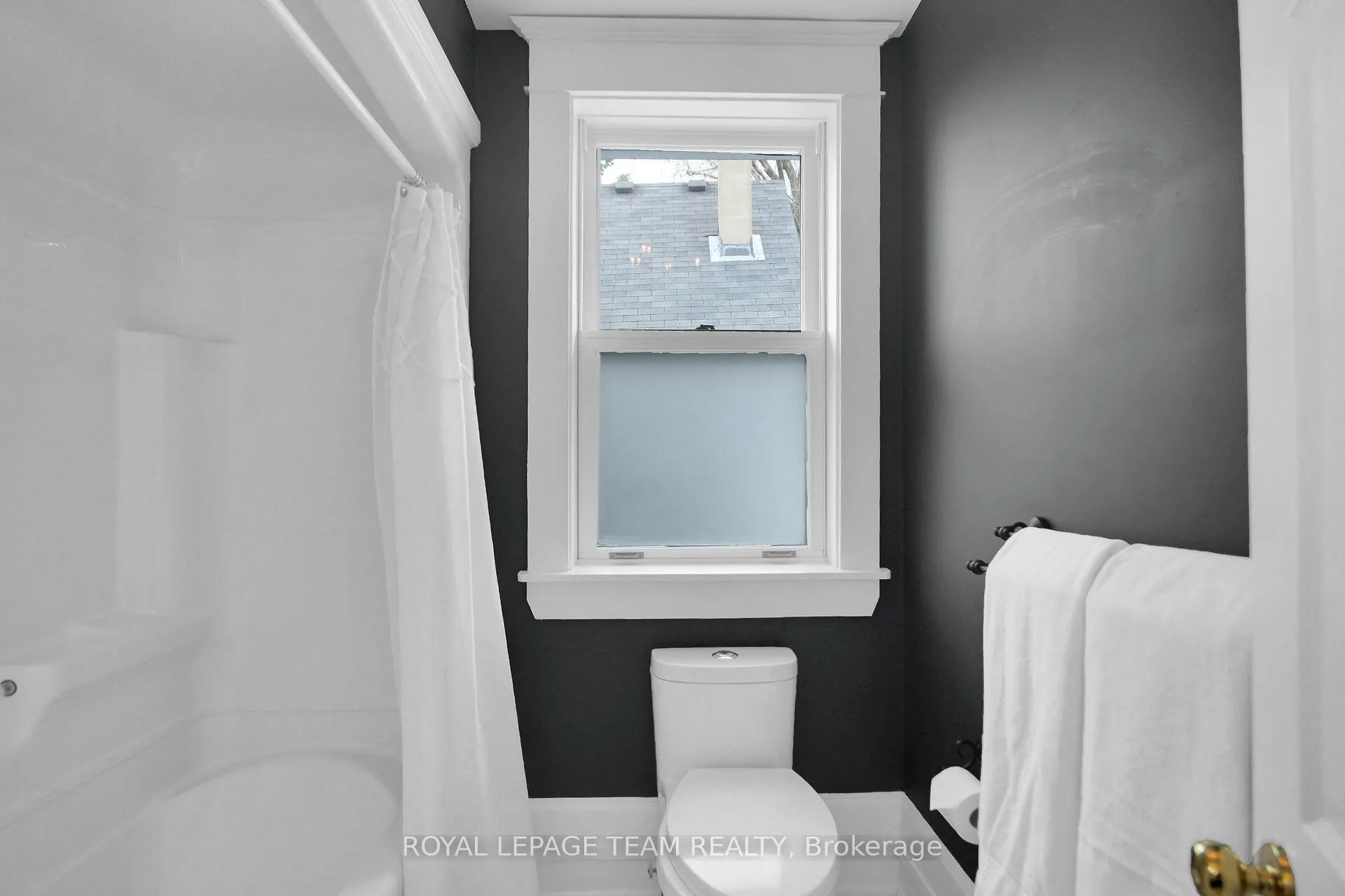 Photo 26 of 286 Zephyr Avenue, Ottawa, Britannia — HOMEH