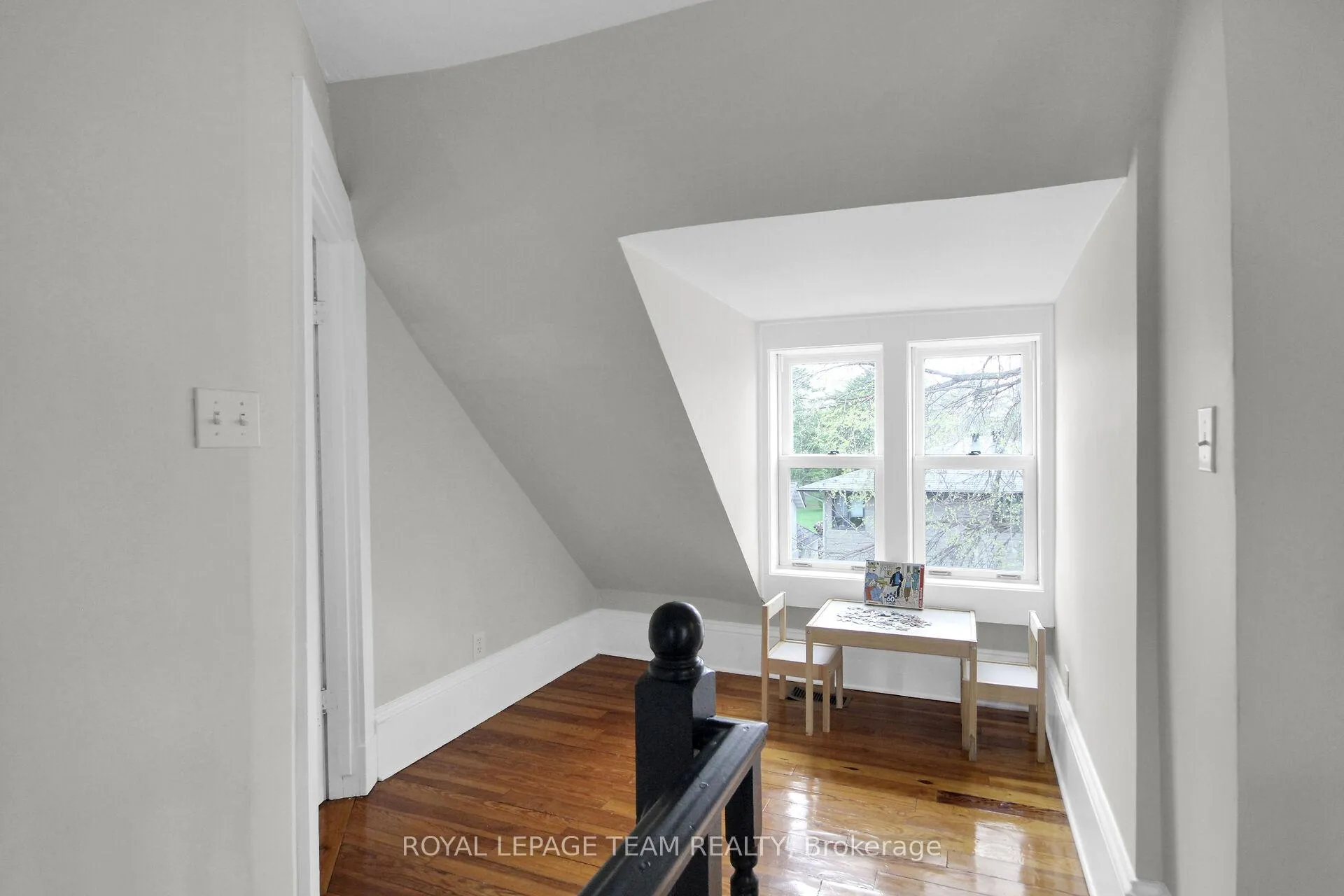 Photo 32 of 286 Zephyr Avenue, Ottawa, Britannia — HOMEH
