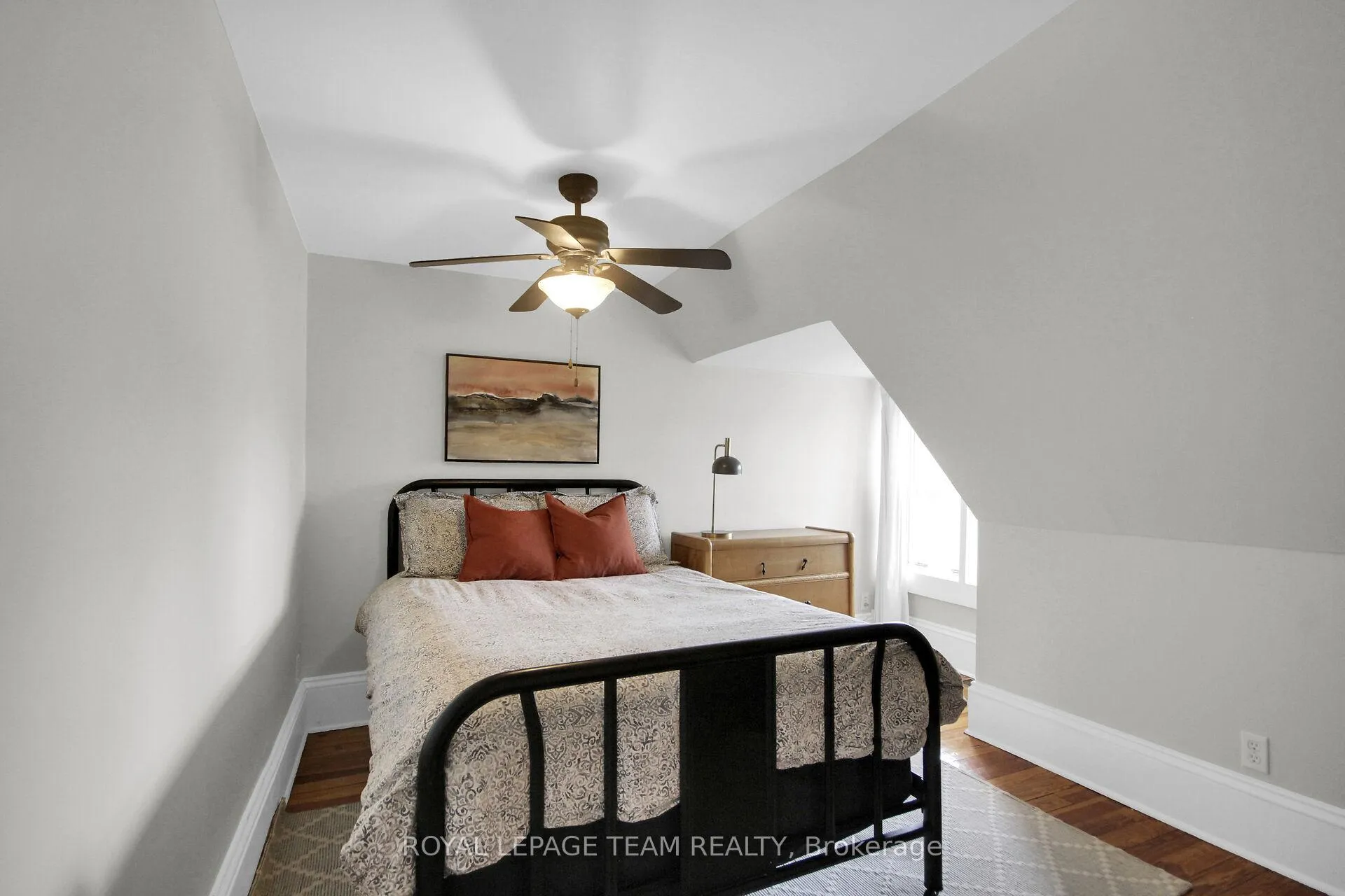 Photo 33 of 286 Zephyr Avenue, Ottawa, Britannia — HOMEH