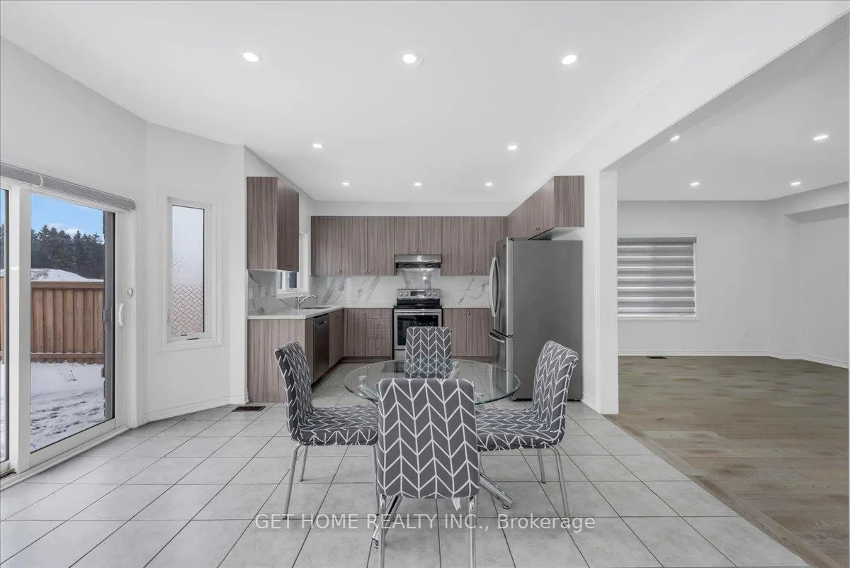 Photo 14 of 1252 Peelar Crescent, Innisfil, Lefroy — HOMEH
