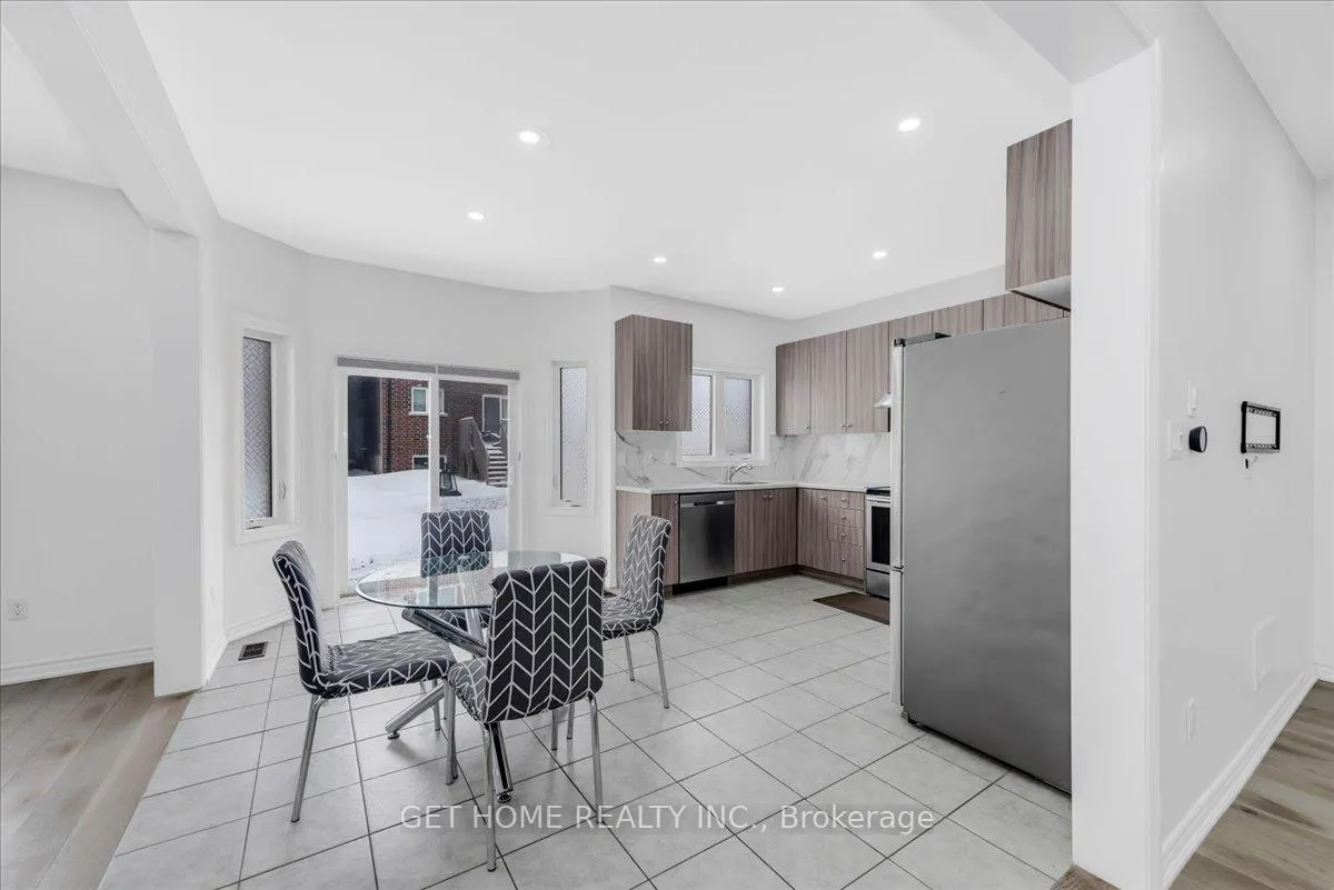Photo 16 of 1252 Peelar Crescent, Innisfil, Lefroy — HOMEH