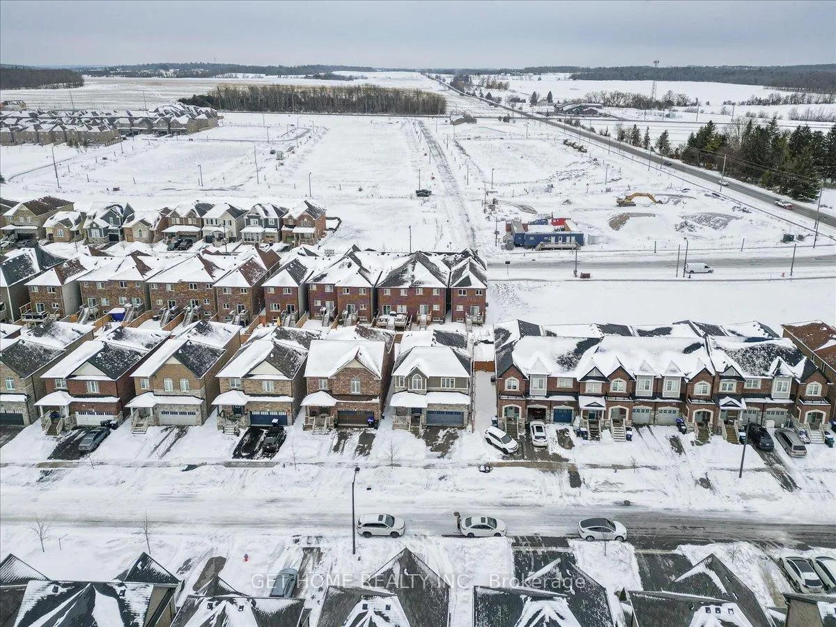 Photo 36 of 1252 Peelar Crescent, Innisfil, Lefroy — HOMEH