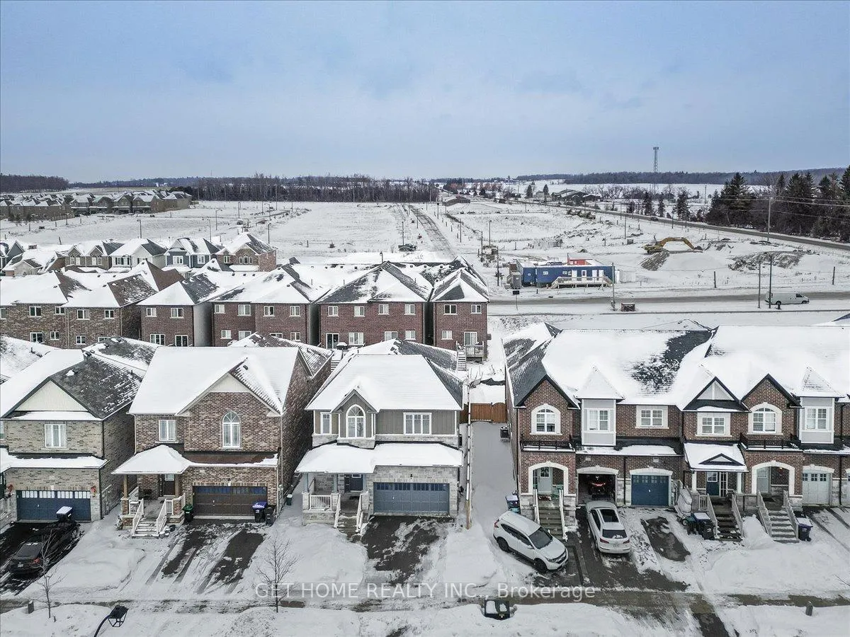 Photo 43 of 1252 Peelar Crescent, Innisfil, Lefroy — HOMEH