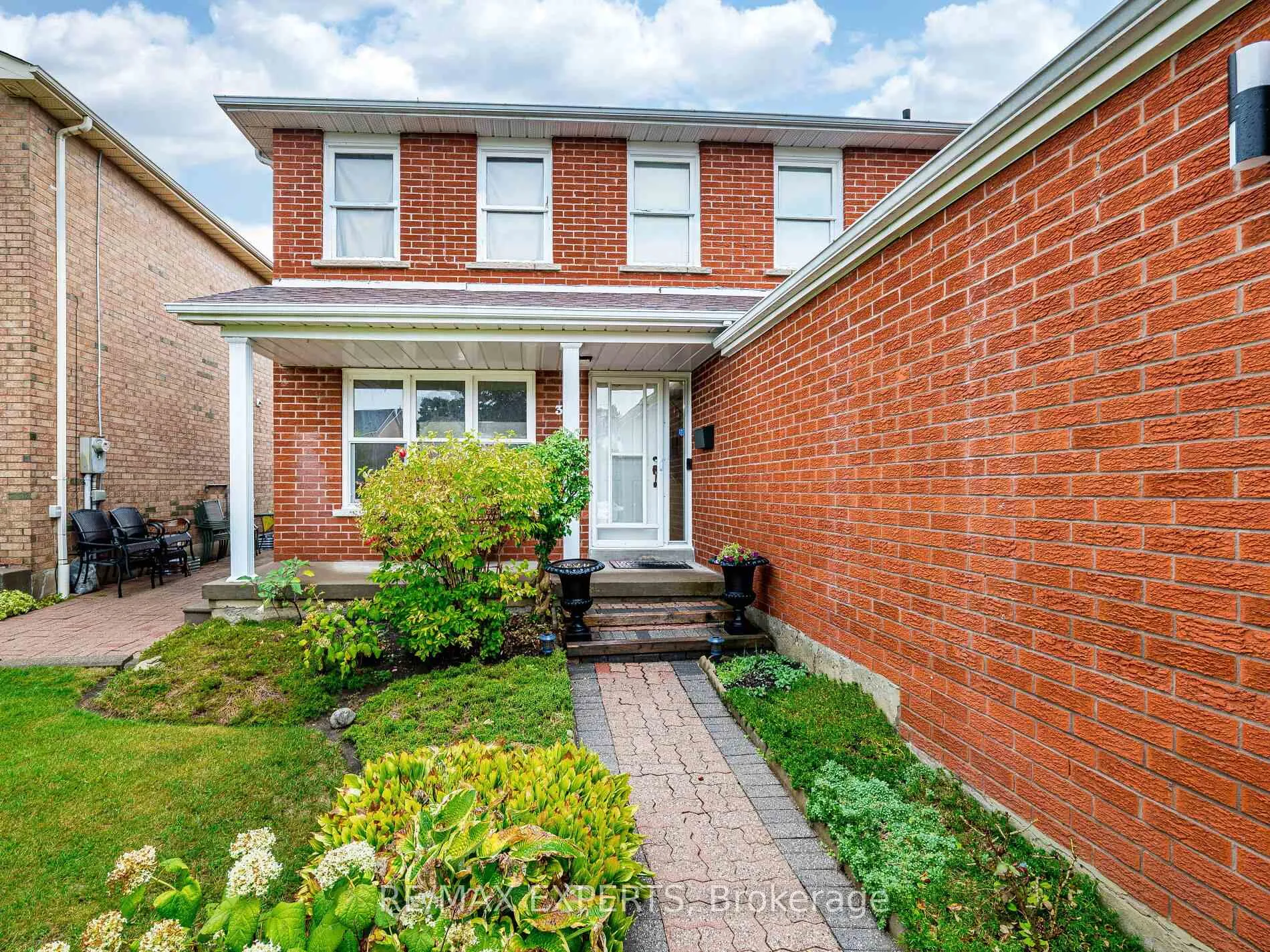 Photo 3 of 33 Nipissing Crescent, Brampton, Westgate — HOMEH