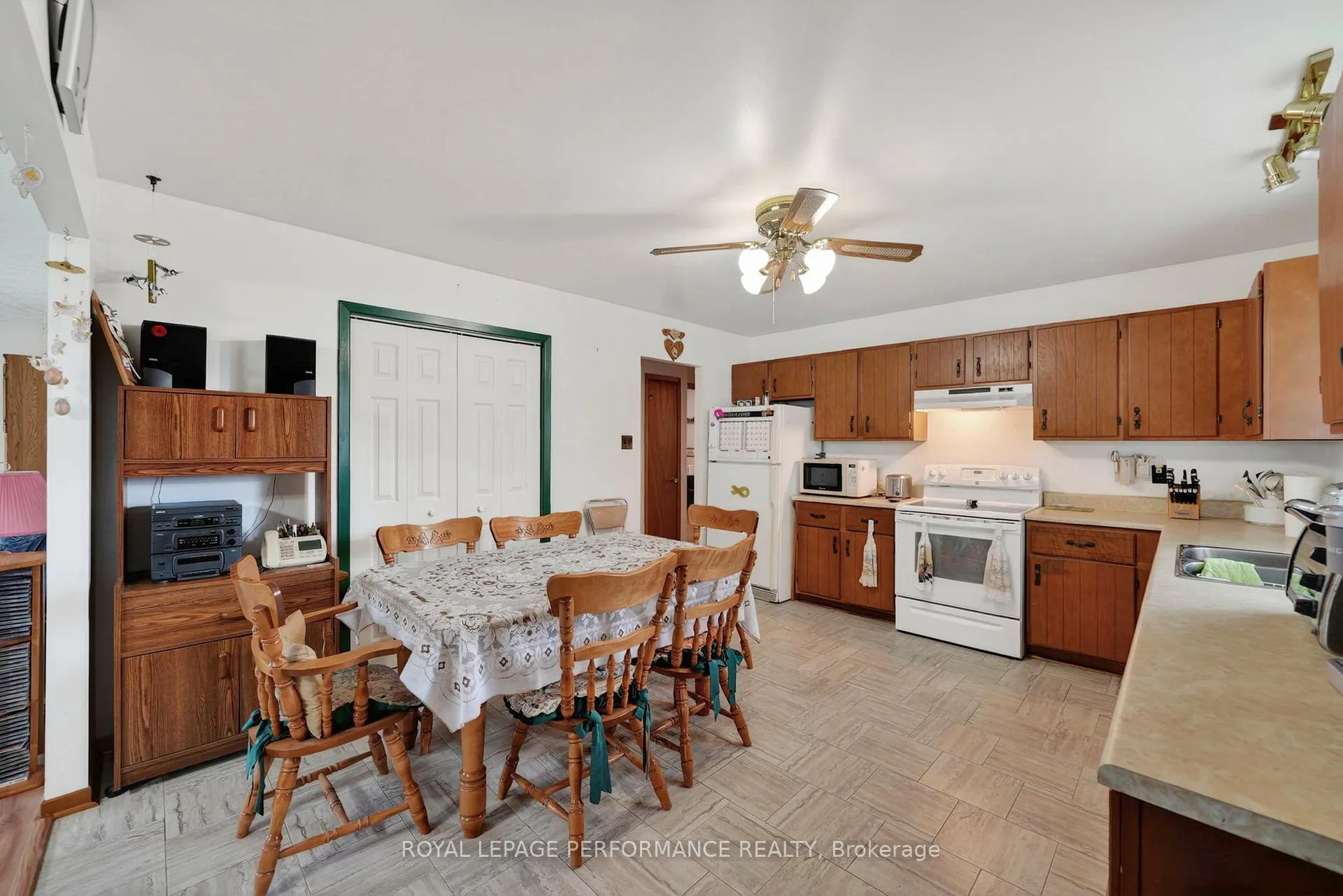 Photo 8 of 3205 Duval Avenue, Cornwall — HOMEH