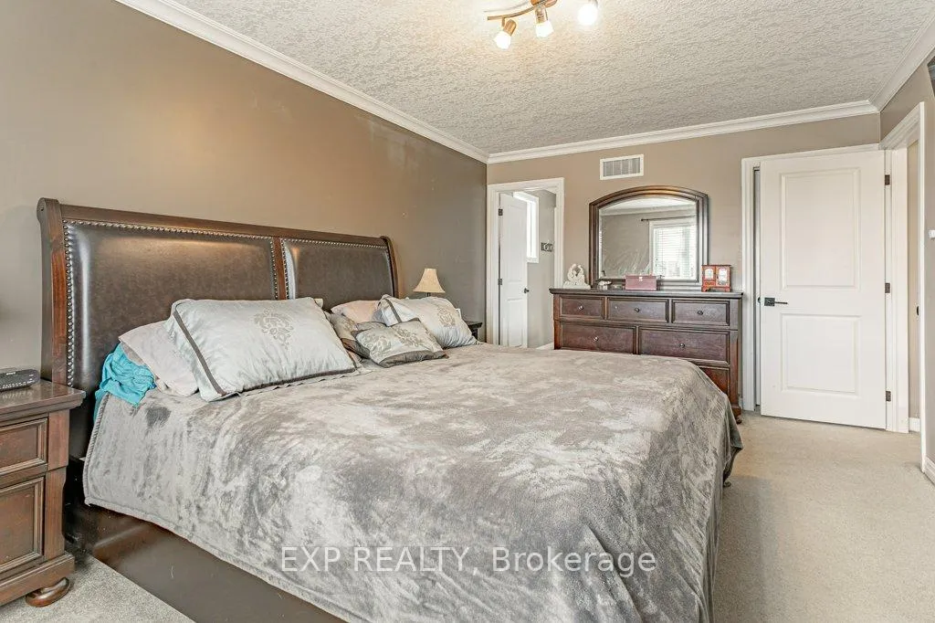 Photo 18 of 8 Oliver Crescent, Zorra, Thamesford — HOMEH