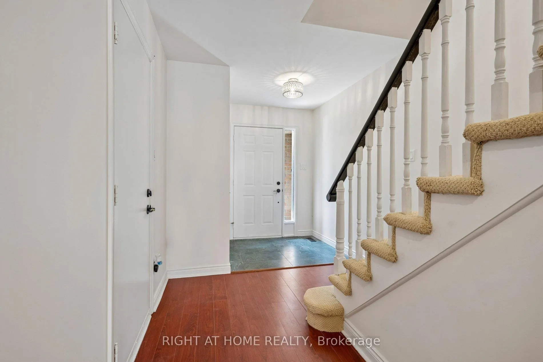 Photo 3 of 80 Wetherby Circle, Markham, German Mills — HOMEH