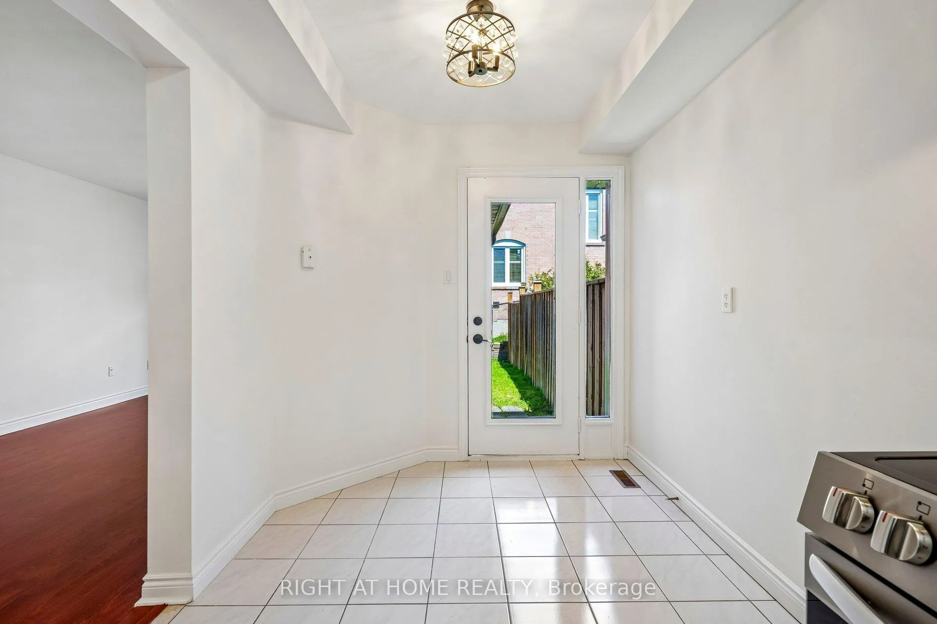 Photo 13 of 80 Wetherby Circle, Markham, German Mills — HOMEH