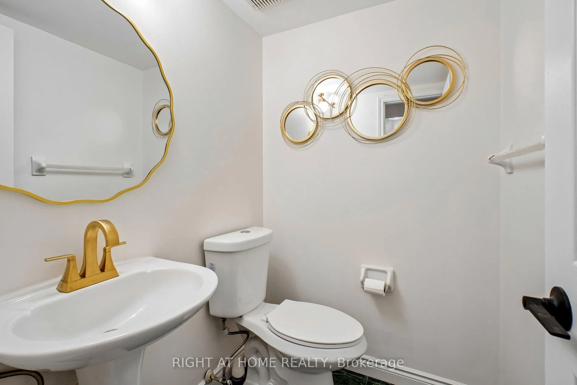 Photo 14 of 80 Wetherby Circle, Markham, German Mills — HOMEH