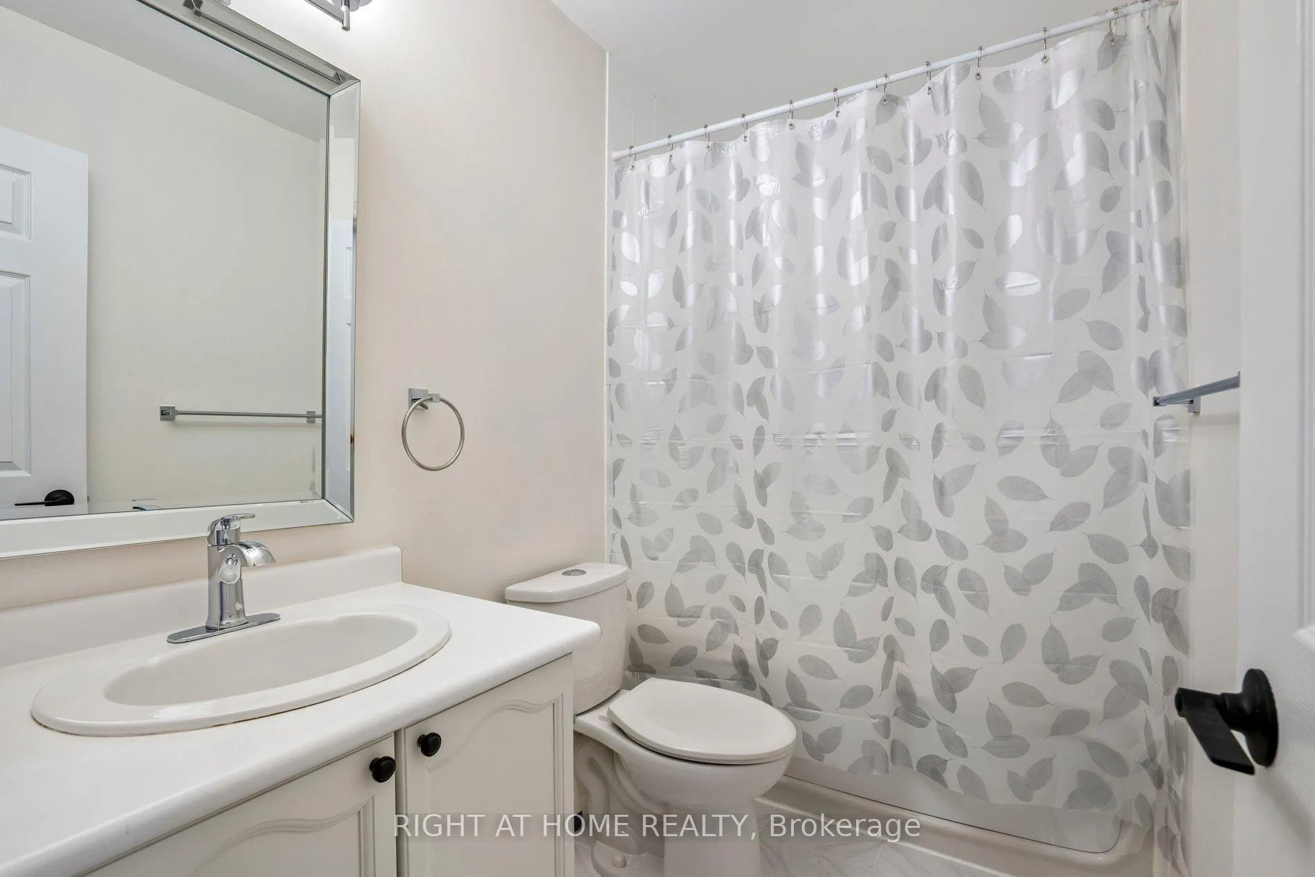 Photo 30 of 80 Wetherby Circle, Markham, German Mills — HOMEH