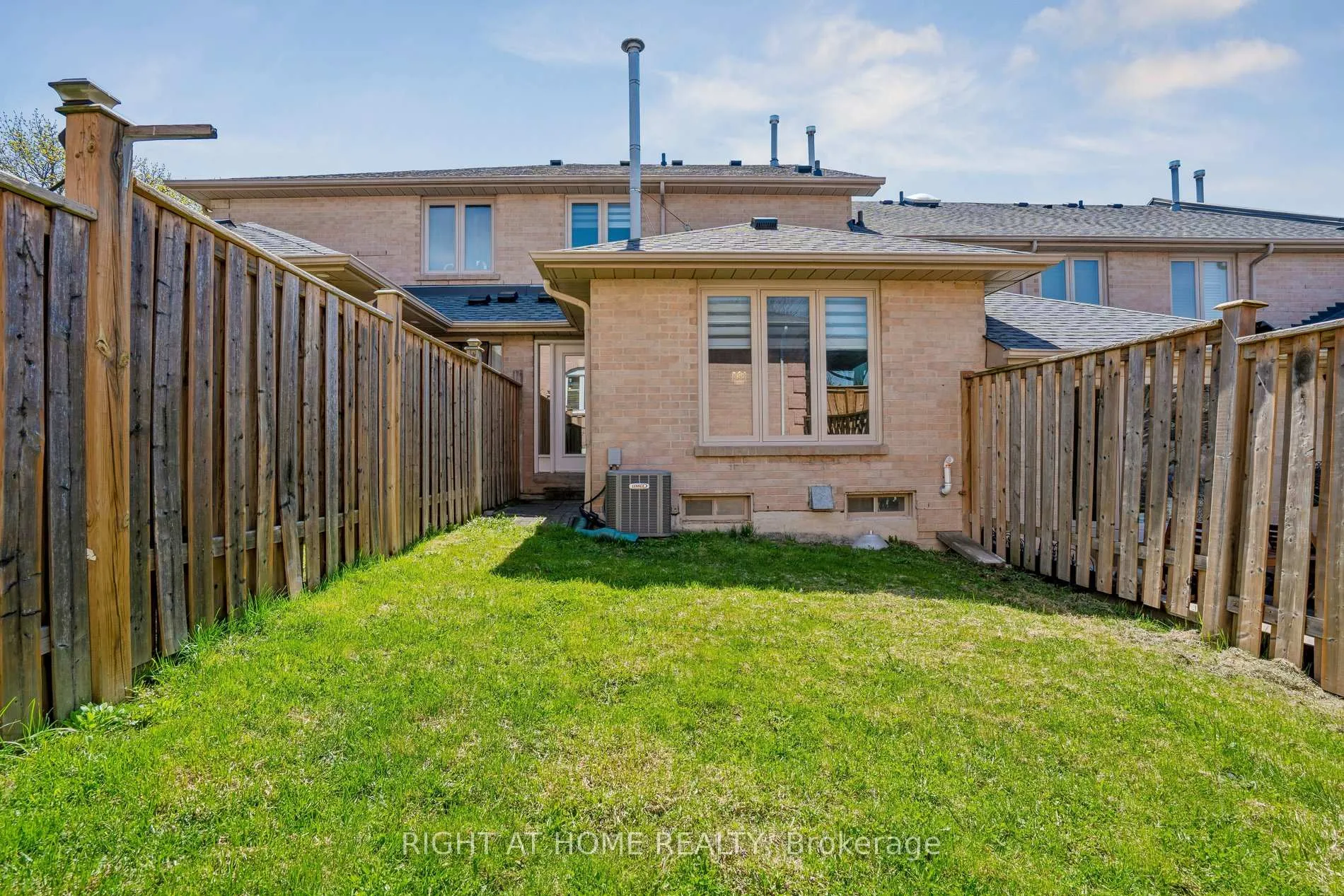Photo 38 of 80 Wetherby Circle, Markham, German Mills — HOMEH