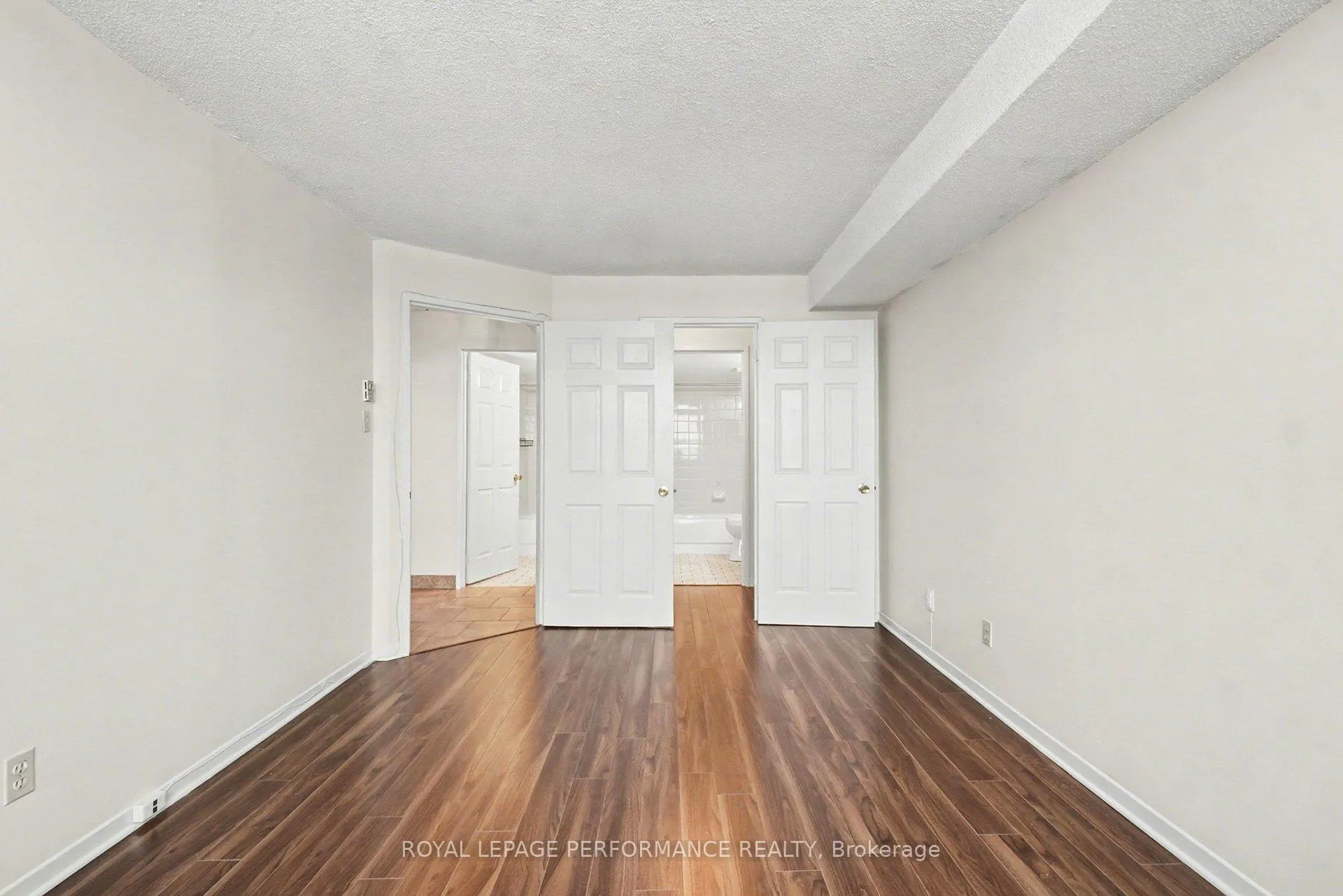 Photo 9 of Unit 402, 1440 Heron Road, Ottawa, Heron Gate — HOMEH