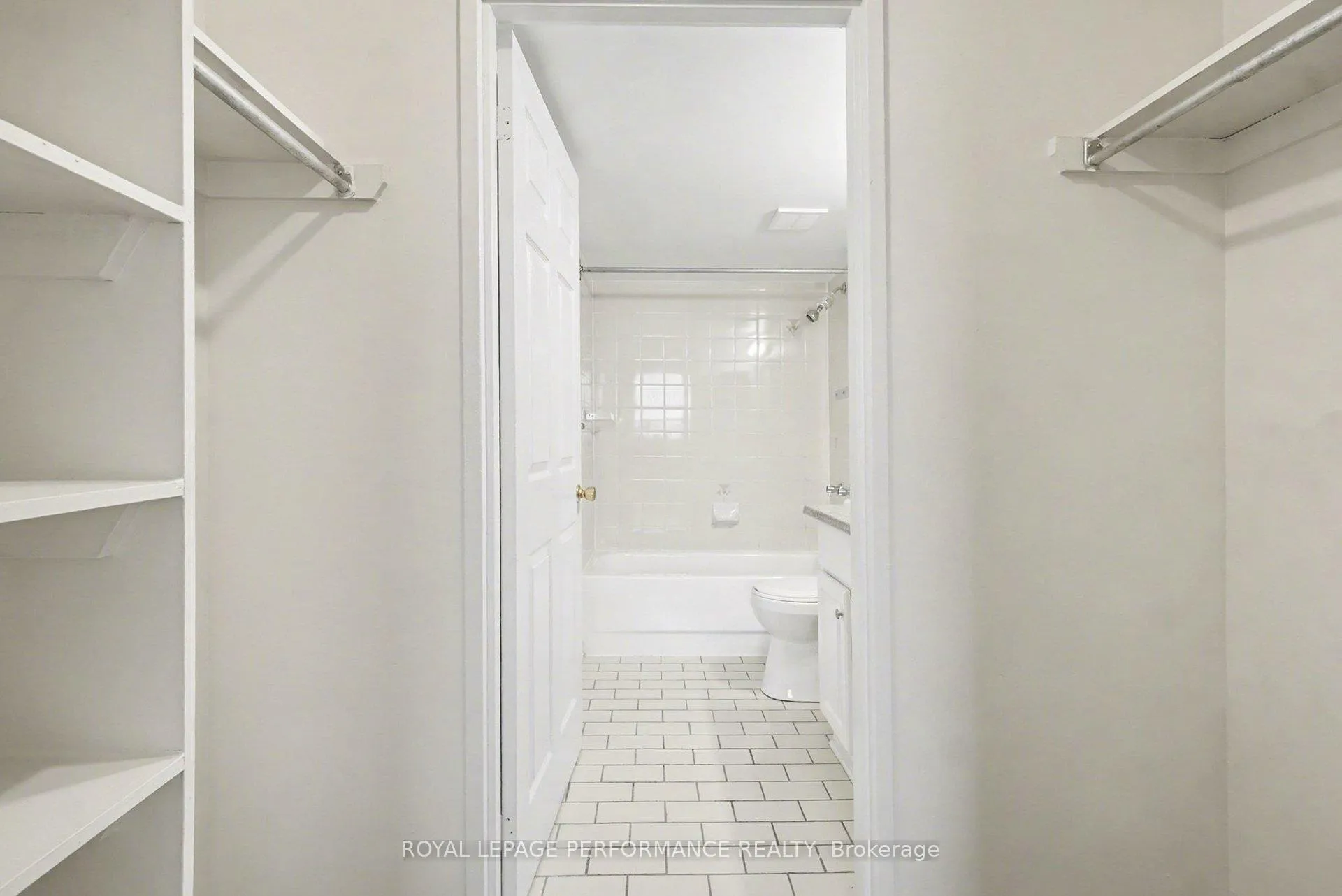 Photo 12 of Unit 402, 1440 Heron Road, Ottawa, Heron Gate — HOMEH