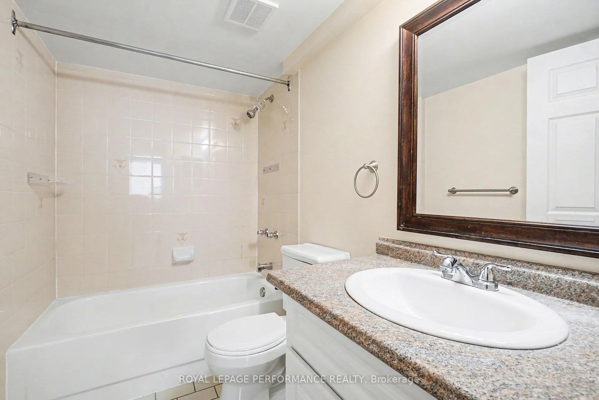 Photo 13 of Unit 402, 1440 Heron Road, Ottawa, Heron Gate — HOMEH