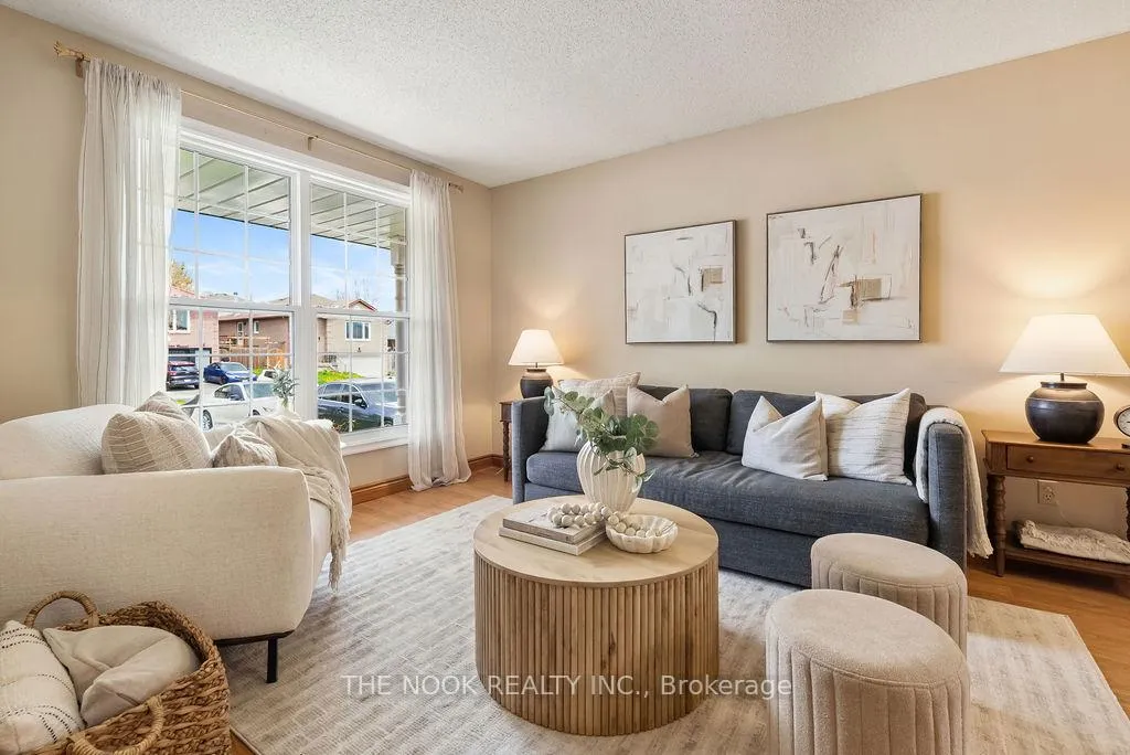 Photo 7 of 117 Mcfeeters Crescent, Clarington, Bowmanville — HOMEH