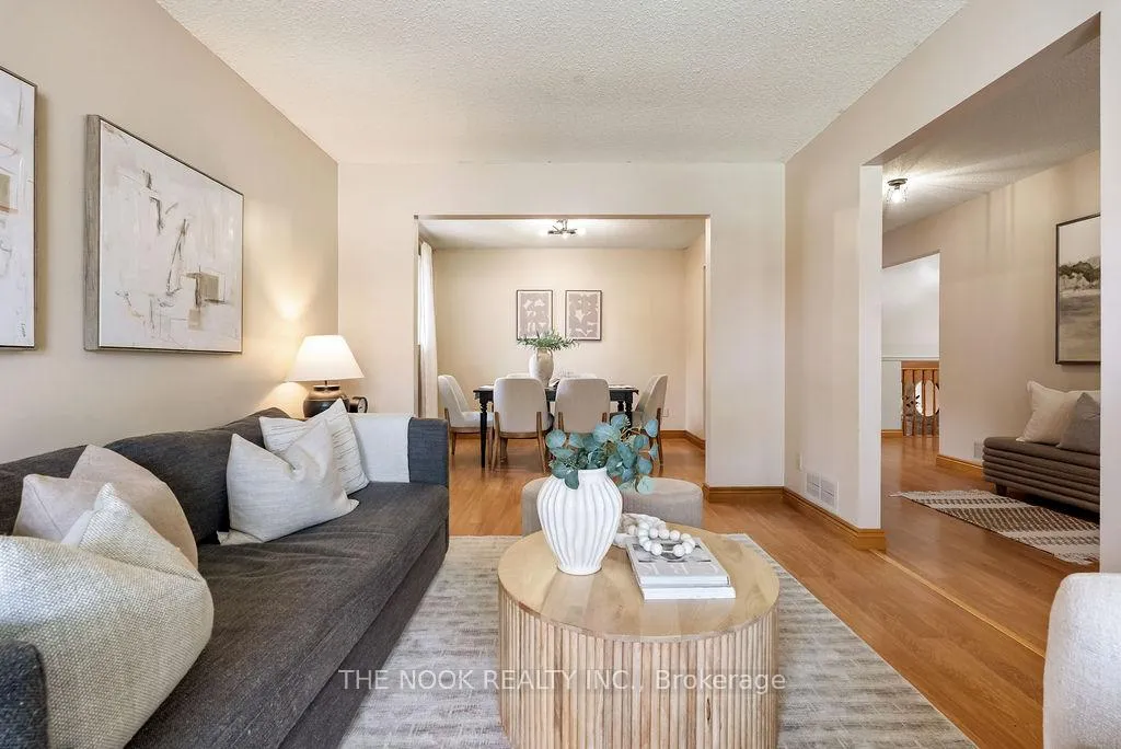 Photo 9 of 117 Mcfeeters Crescent, Clarington, Bowmanville — HOMEH