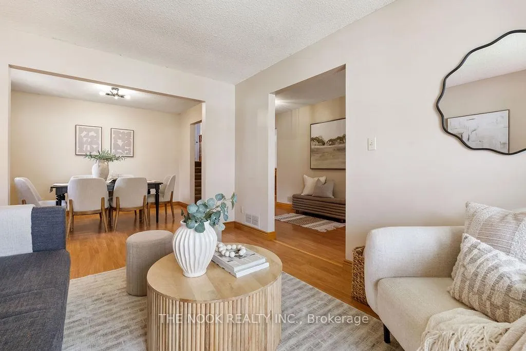 Photo 10 of 117 Mcfeeters Crescent, Clarington, Bowmanville — HOMEH