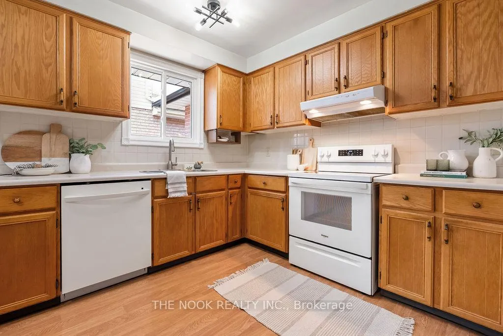 Photo 14 of 117 Mcfeeters Crescent, Clarington, Bowmanville — HOMEH