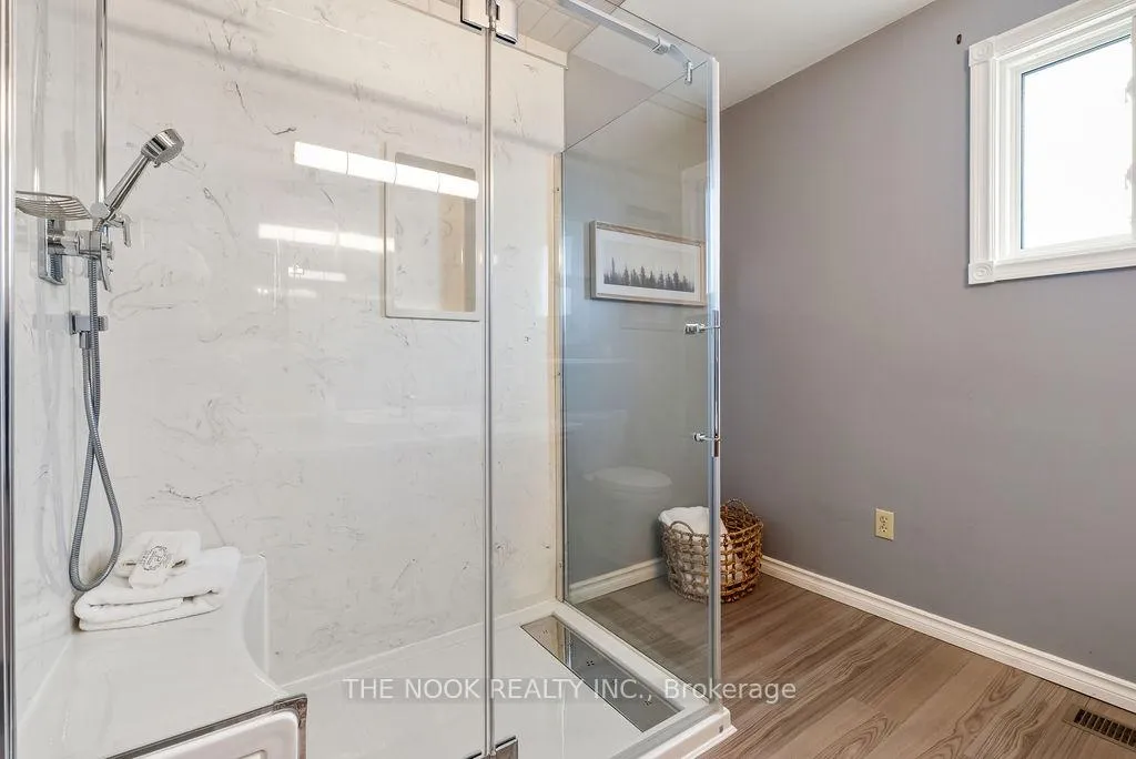Photo 27 of 117 Mcfeeters Crescent, Clarington, Bowmanville — HOMEH