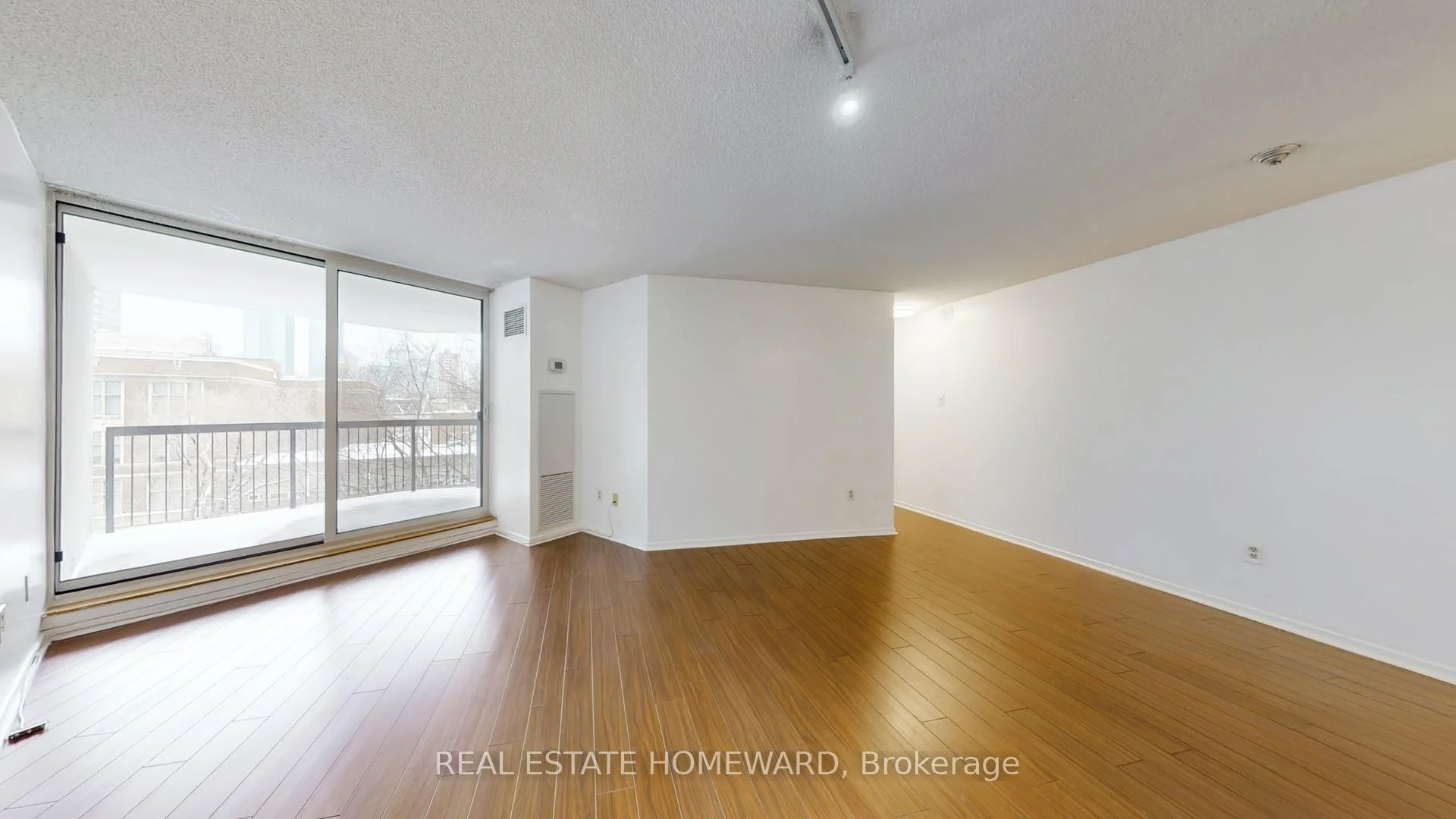 Photo 10 of Unit 623, 77 Maitland Place, Toronto, Cabbagetown-South St. James Town — HOMEH