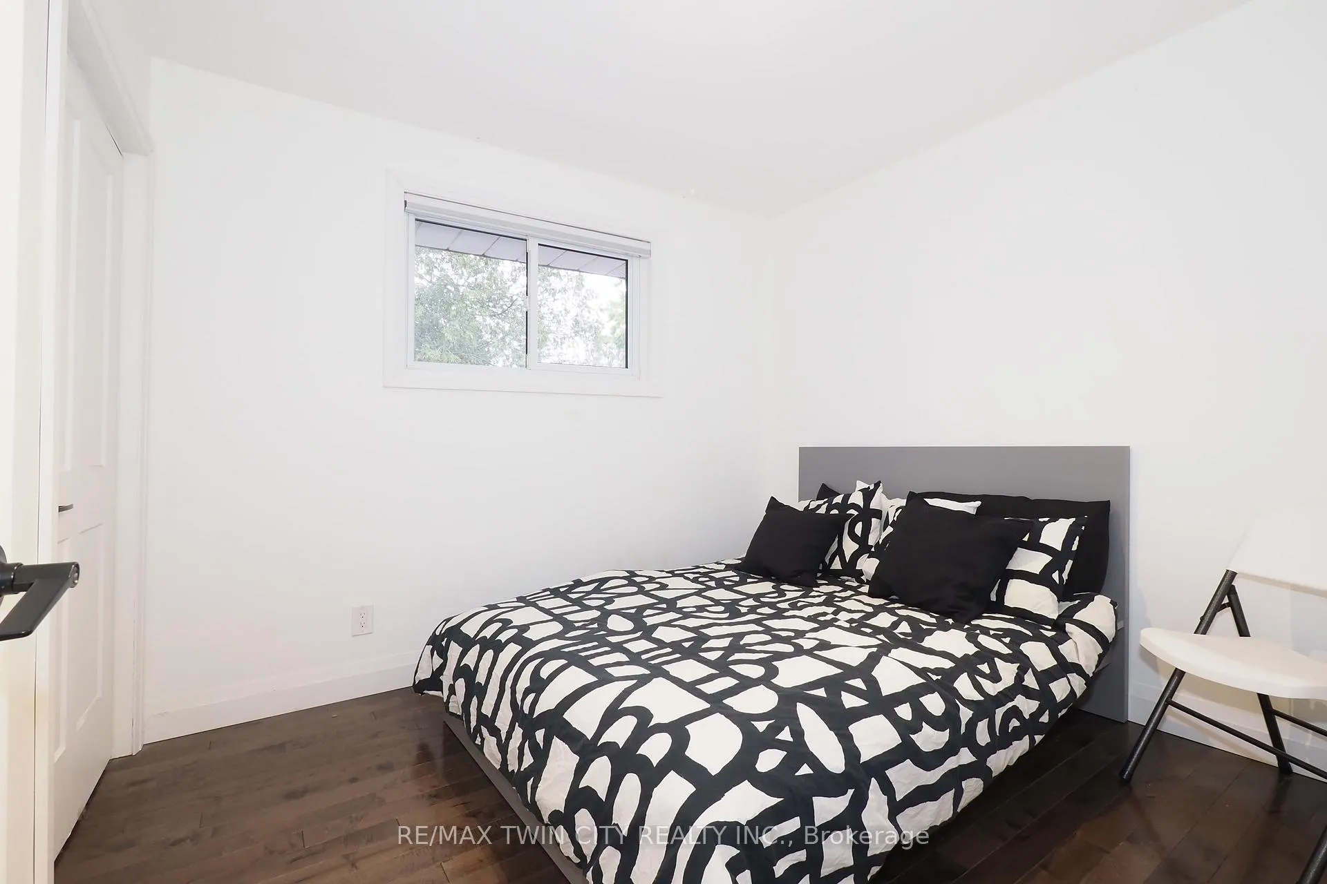 Photo 15 of 163 Pinegrove Crescent, Waterloo, Lakeshore Village — HOMEH