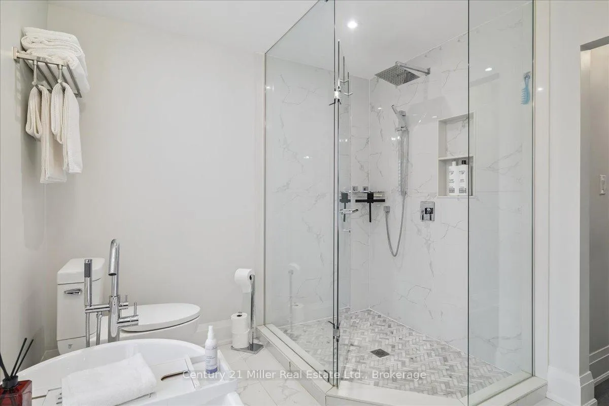 Photo 23 of 230 Appleby Road, Hamilton, Ancaster — HOMEH