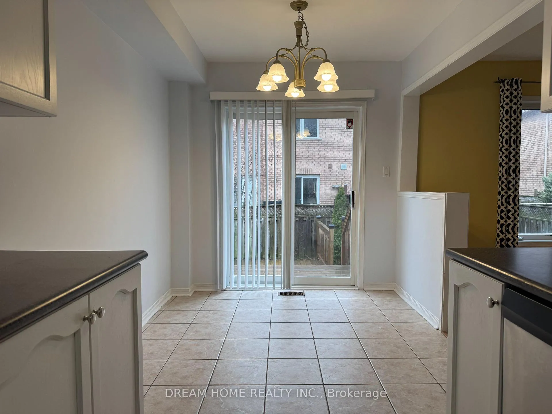 Photo 4 of 222 Coleridge Drive, Newmarket, Summerhill Estates — HOMEH