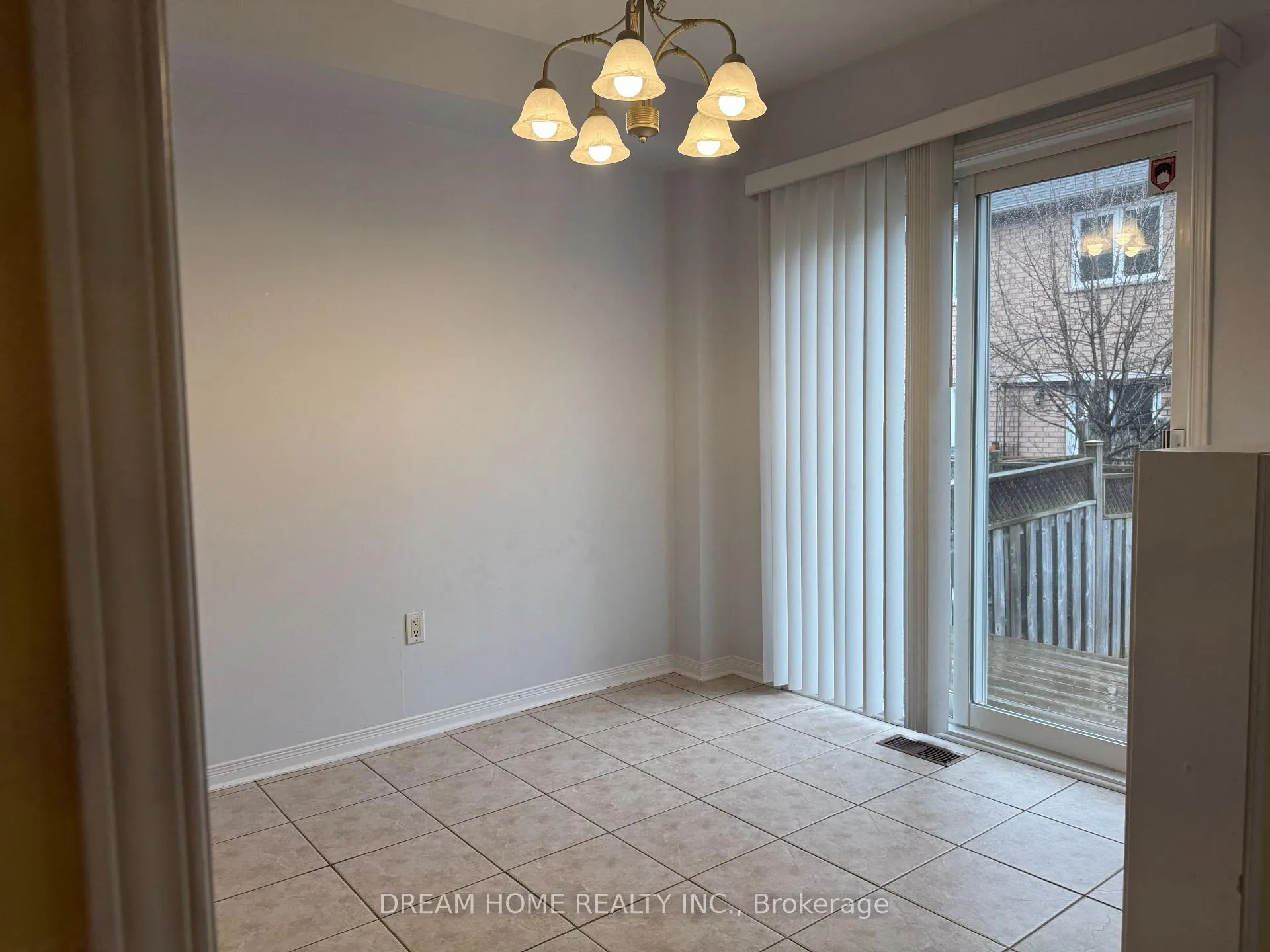 Photo 5 of 222 Coleridge Drive, Newmarket, Summerhill Estates — HOMEH