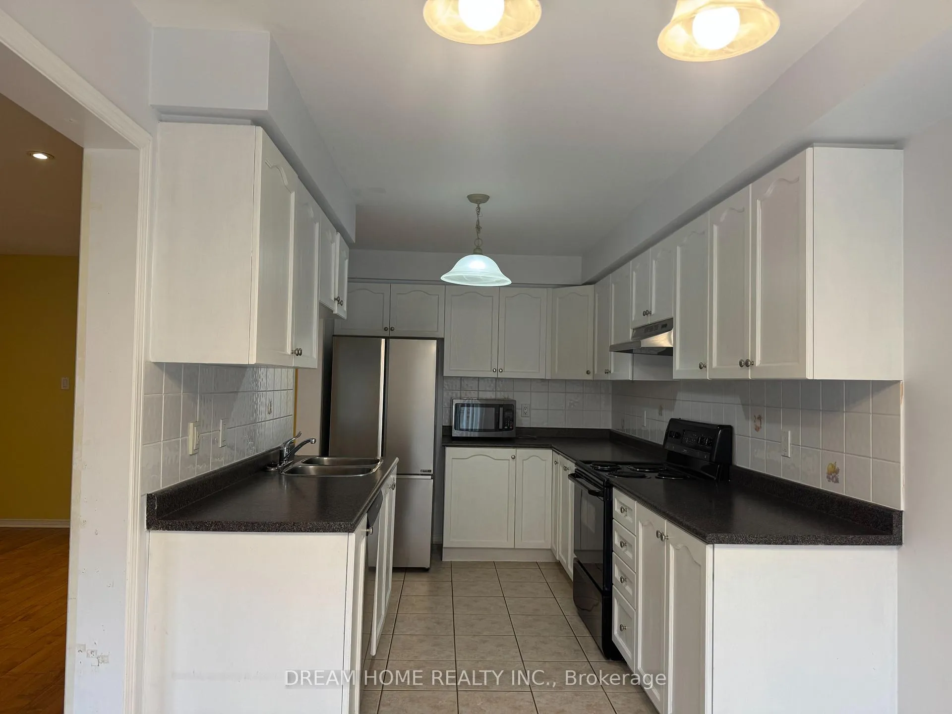 Photo 6 of 222 Coleridge Drive, Newmarket, Summerhill Estates — HOMEH