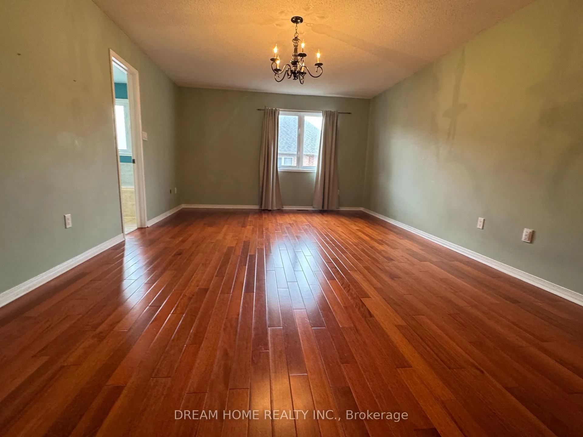 Photo 9 of 222 Coleridge Drive, Newmarket, Summerhill Estates — HOMEH