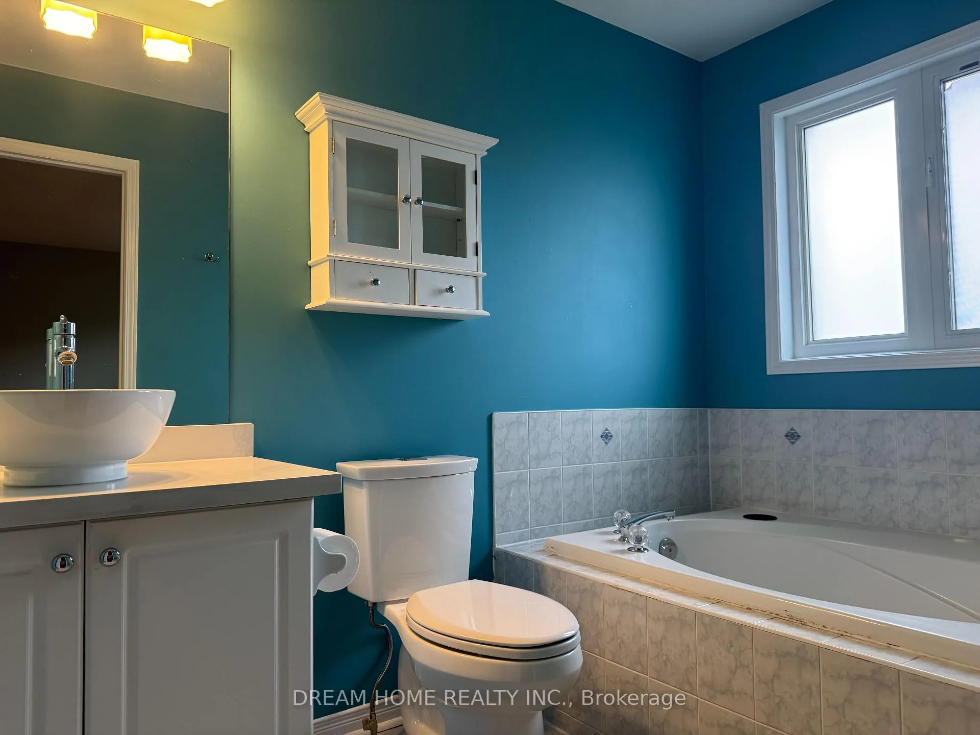 Photo 14 of 222 Coleridge Drive, Newmarket, Summerhill Estates — HOMEH