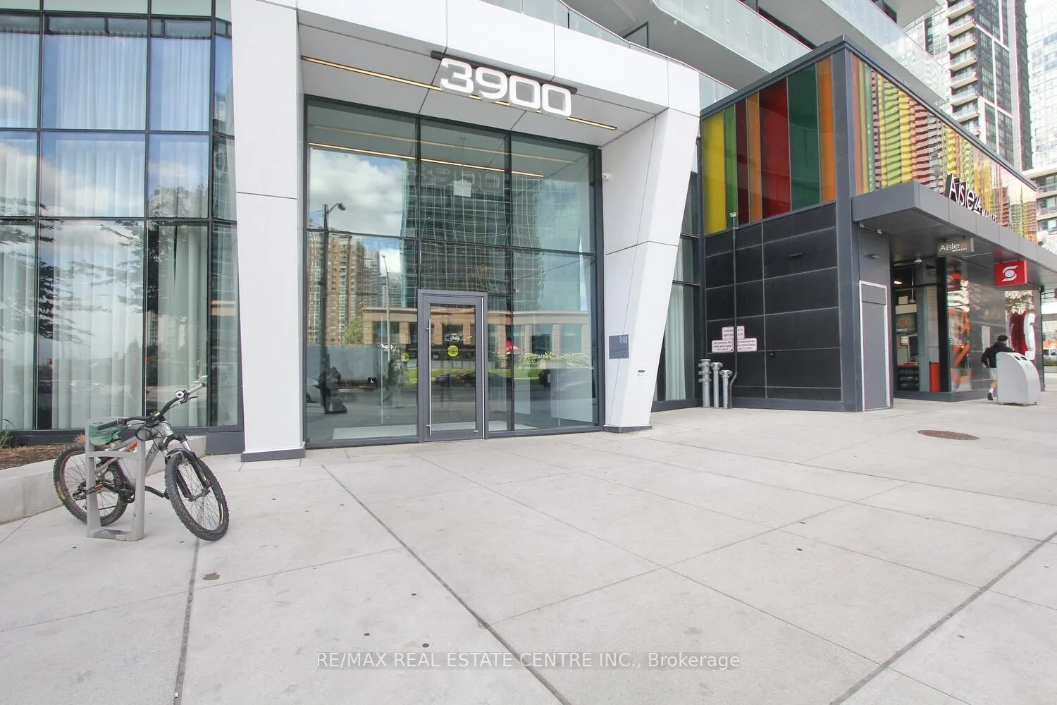 Photo 3 of Unit 3602, 3900 Confederation Parkway, Mississauga, City Centre — HOMEH